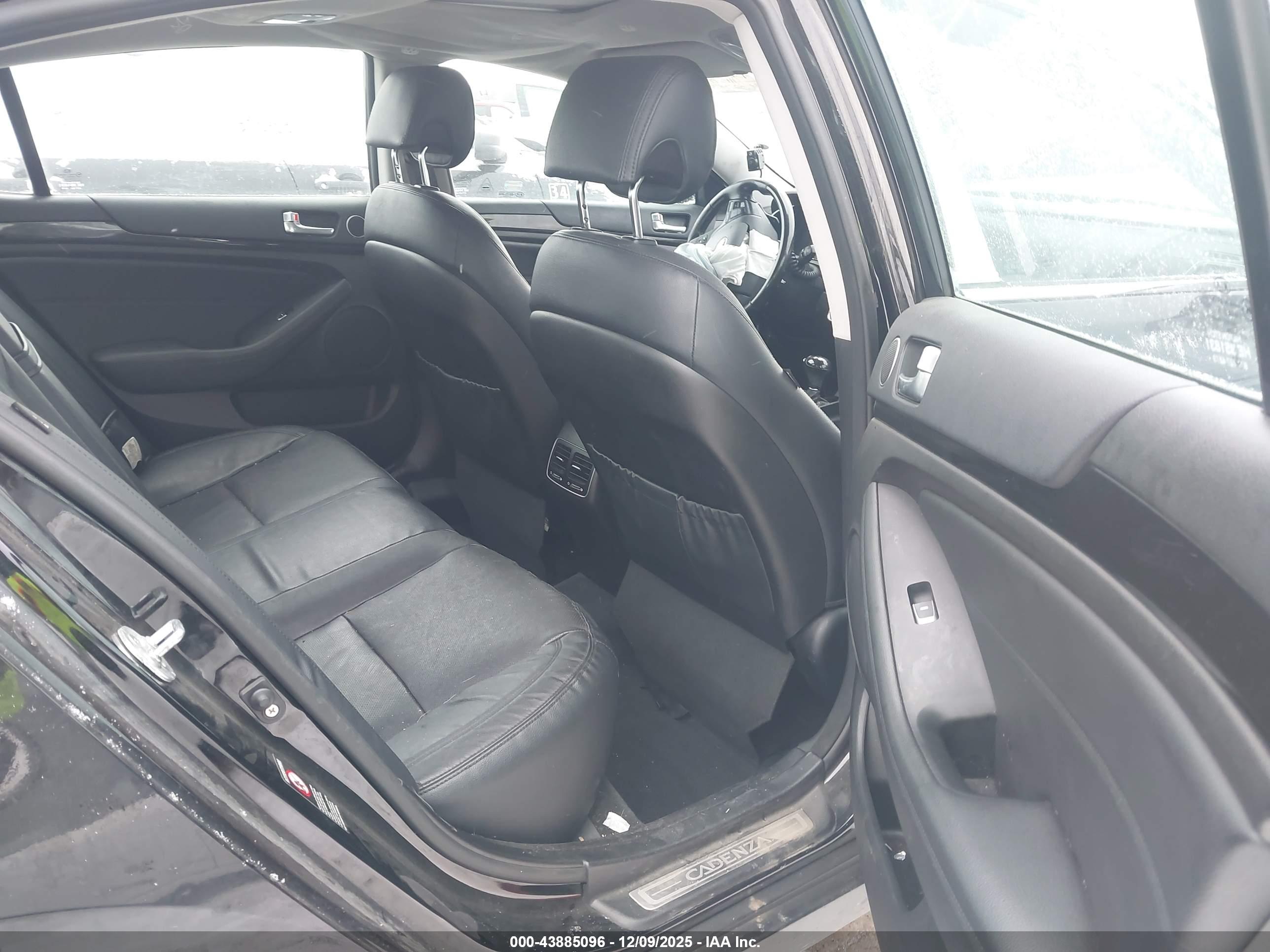 KIA CADENZA image 8