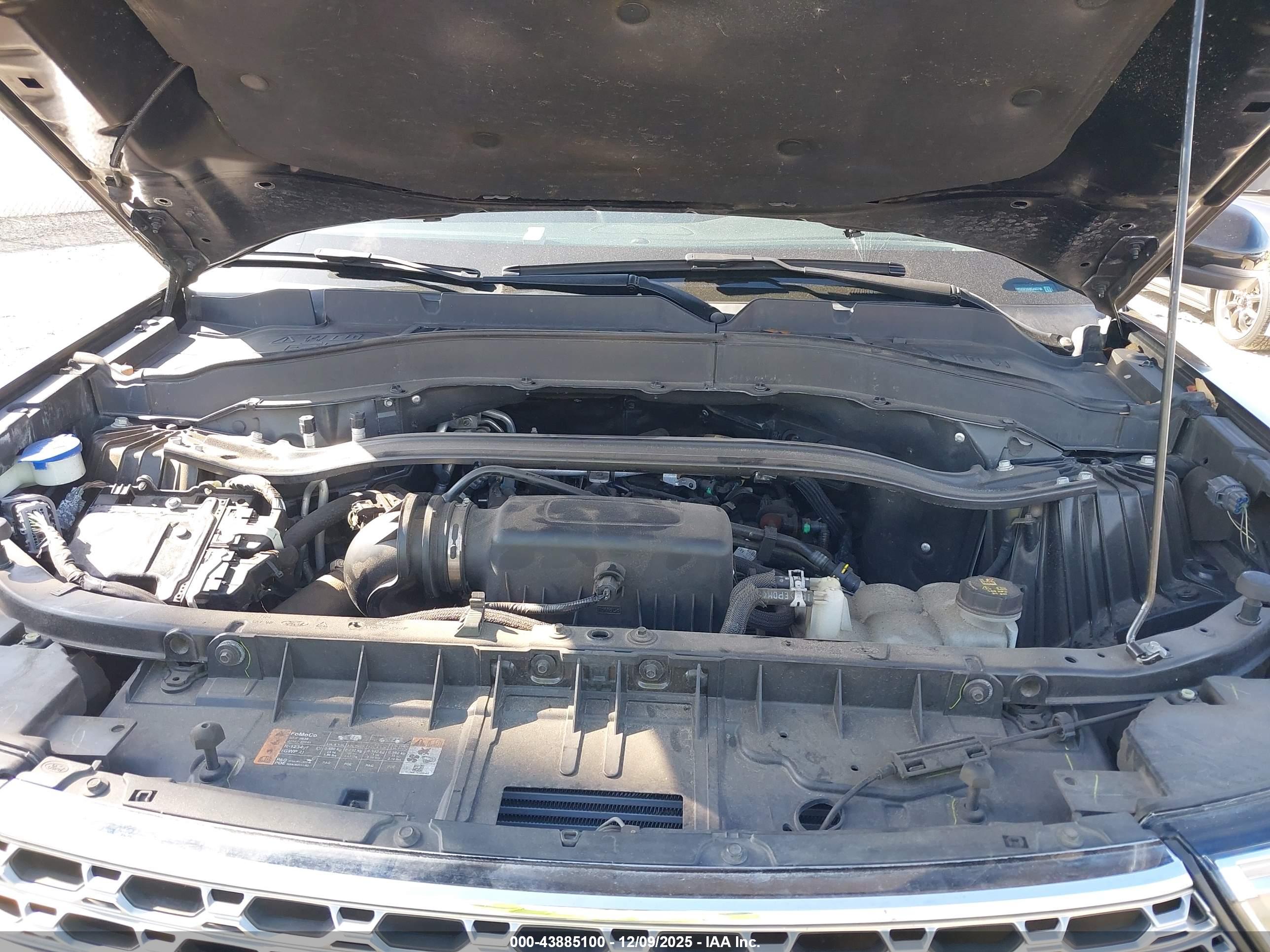 FORD EXPLORER image 10