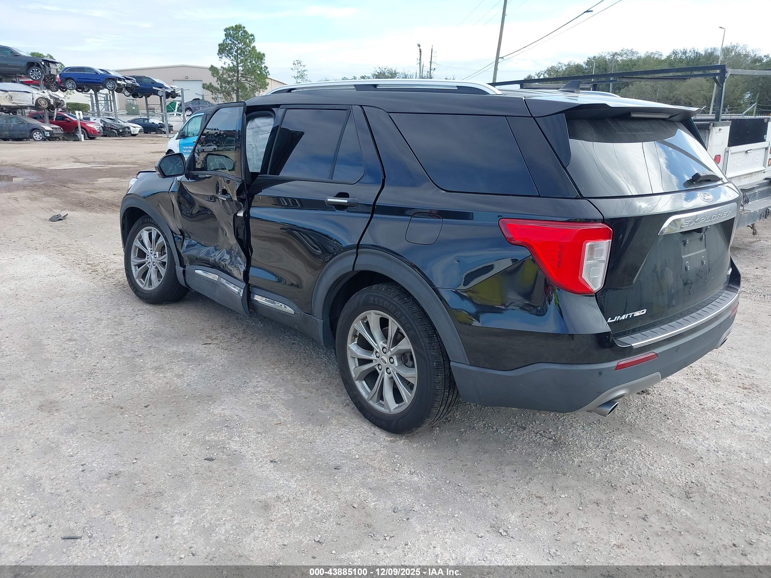 FORD EXPLORER image 3