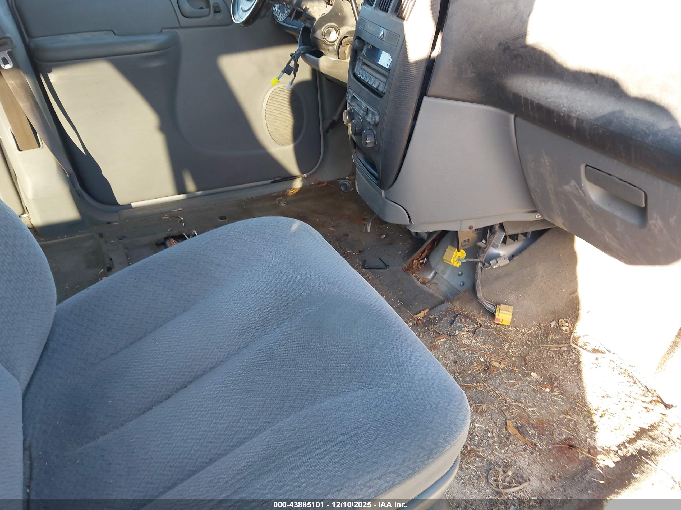 DODGE GRAND image 5