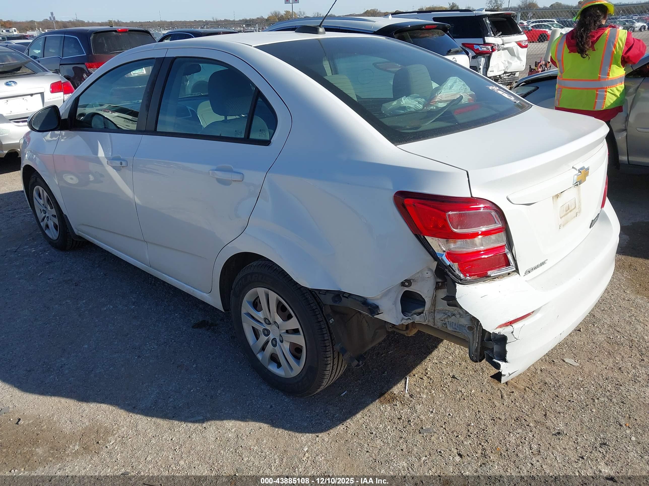 CHEVROLET SONIC image 3
