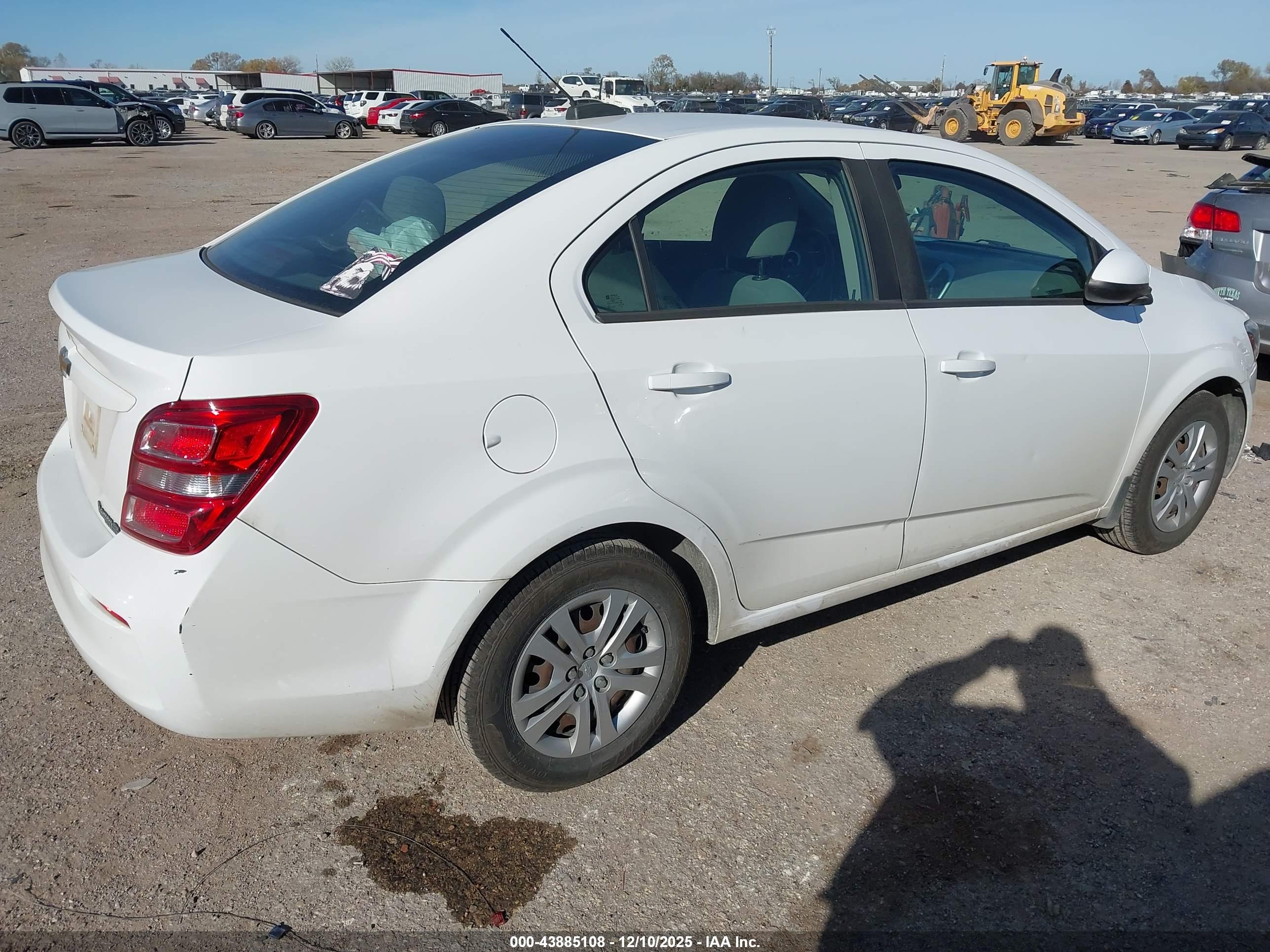 CHEVROLET SONIC image 4