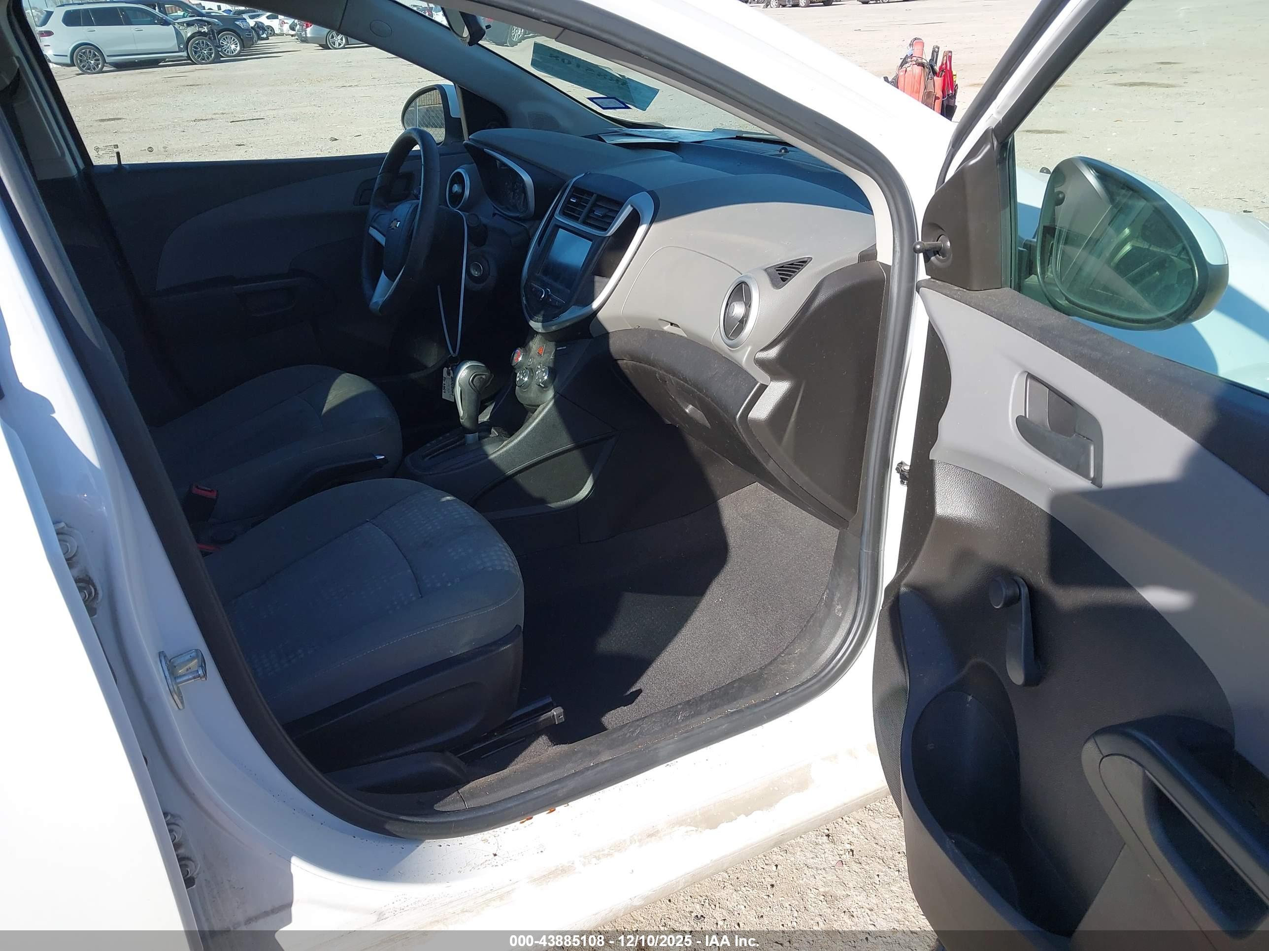 CHEVROLET SONIC image 5