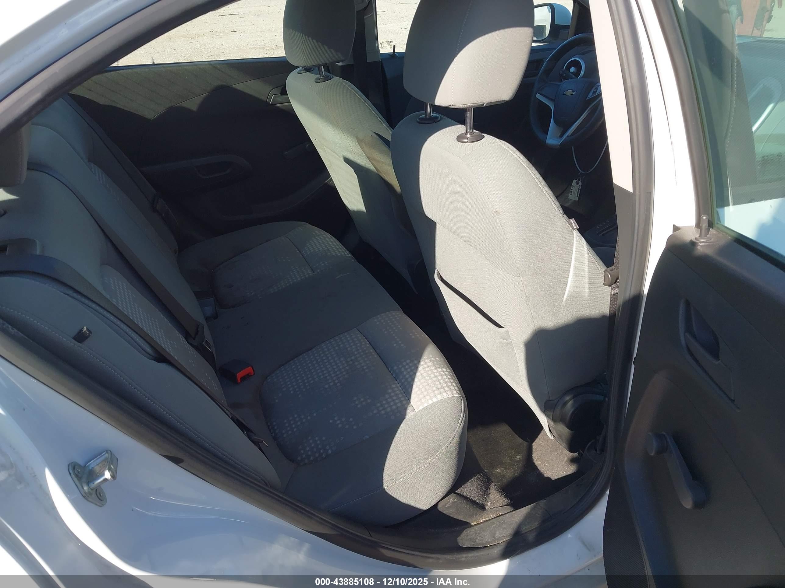 CHEVROLET SONIC image 8