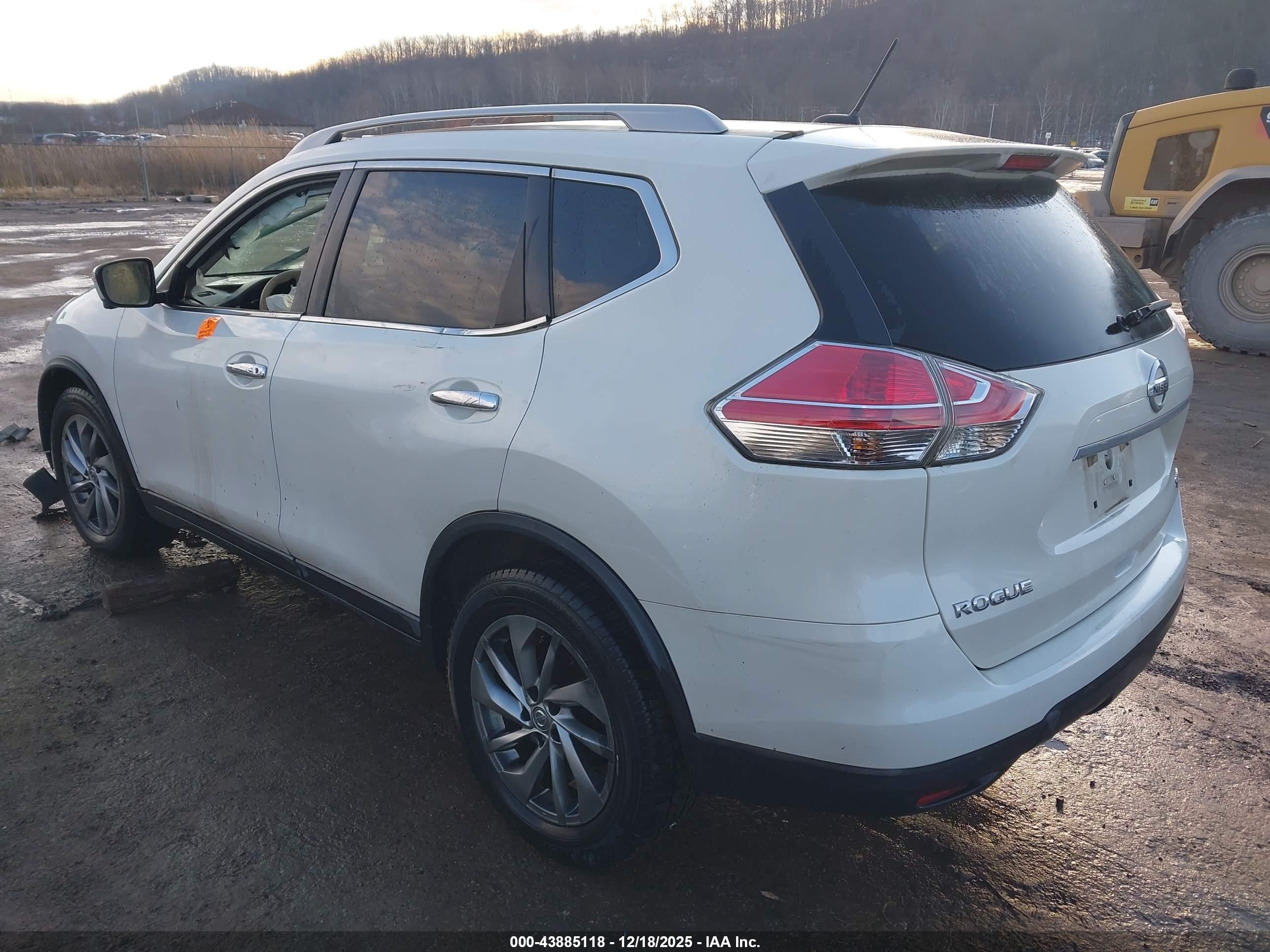 NISSAN ROGUE image 3