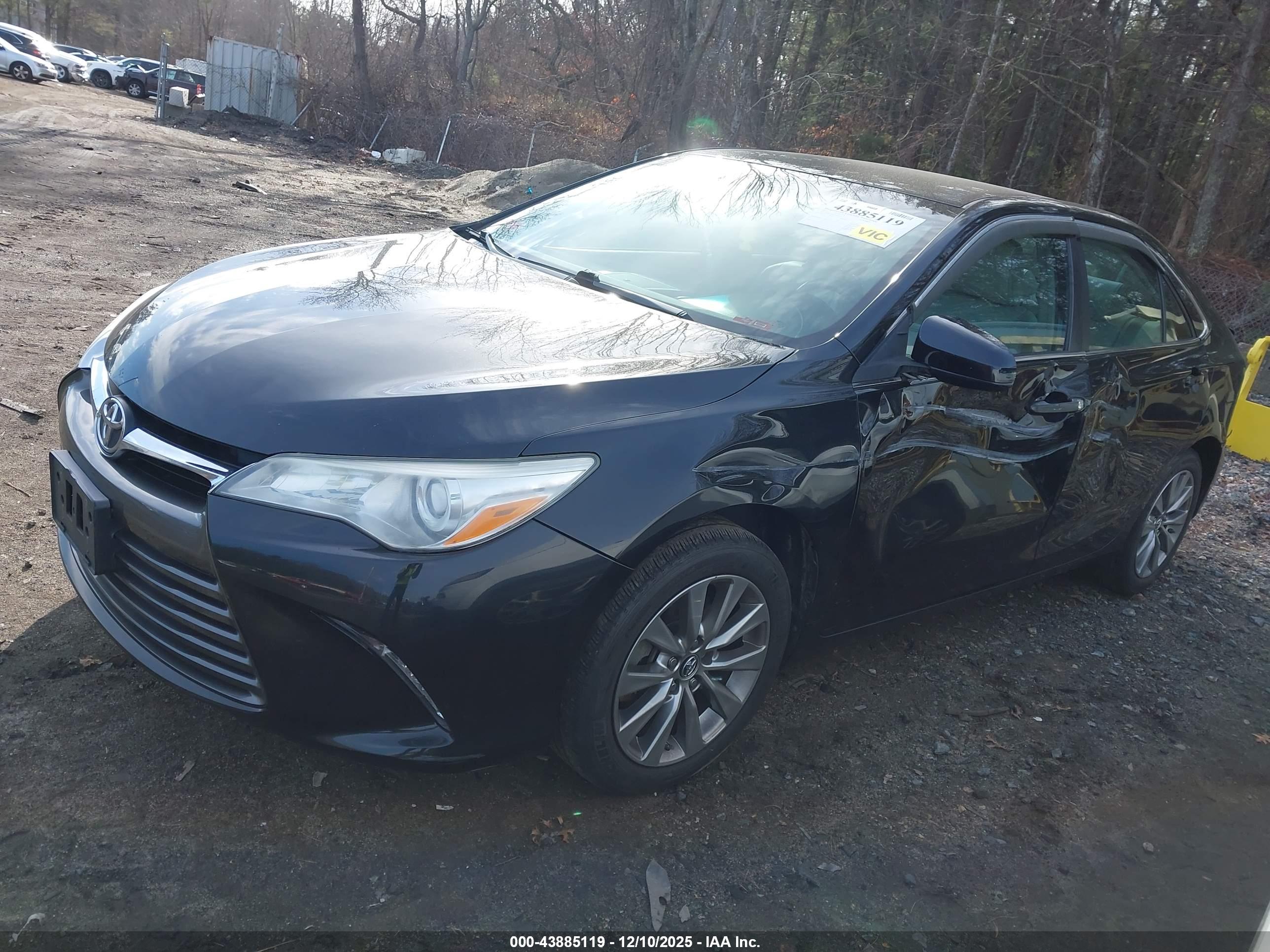 TOYOTA CAMRY image 2