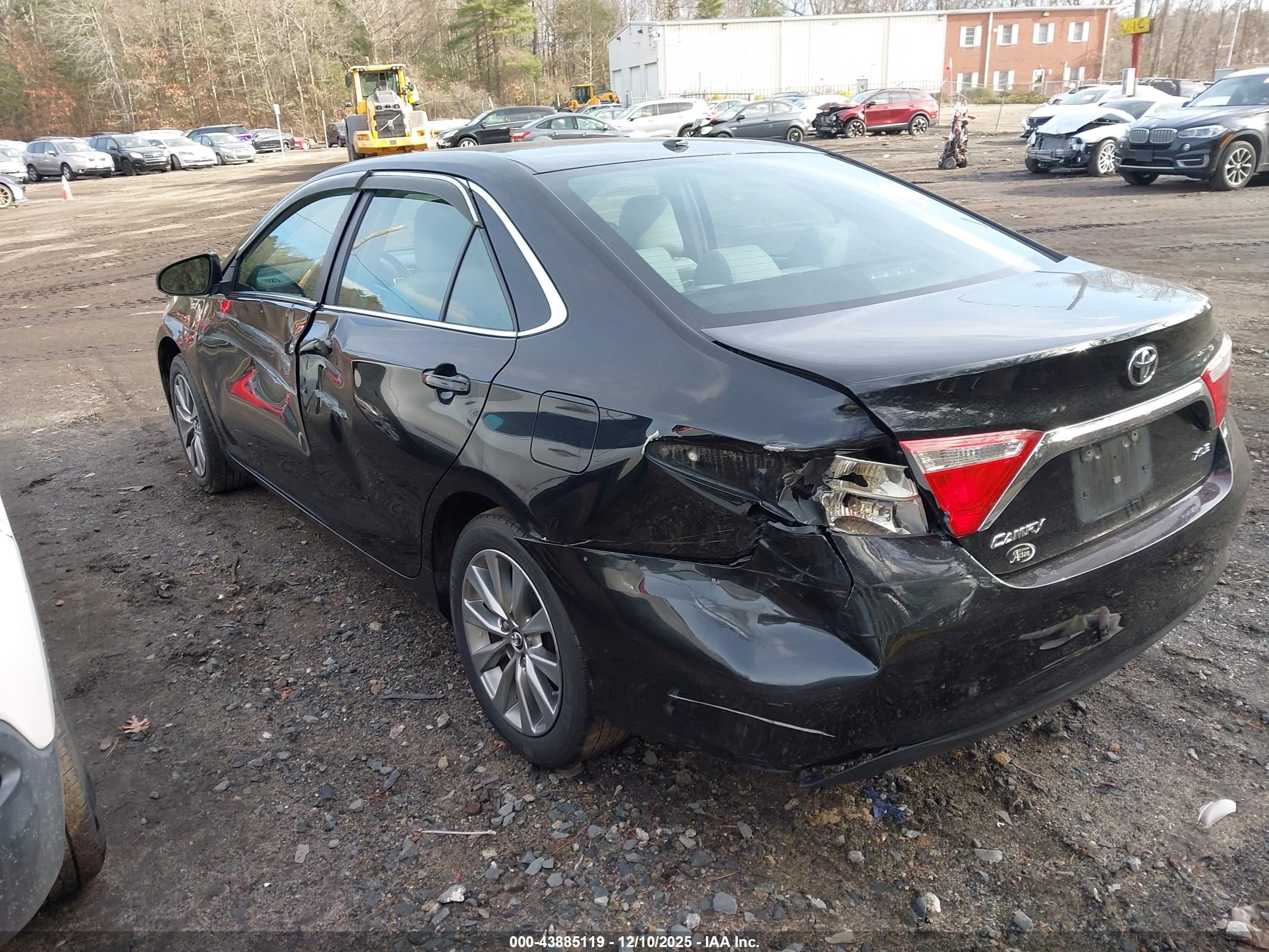 TOYOTA CAMRY image 3