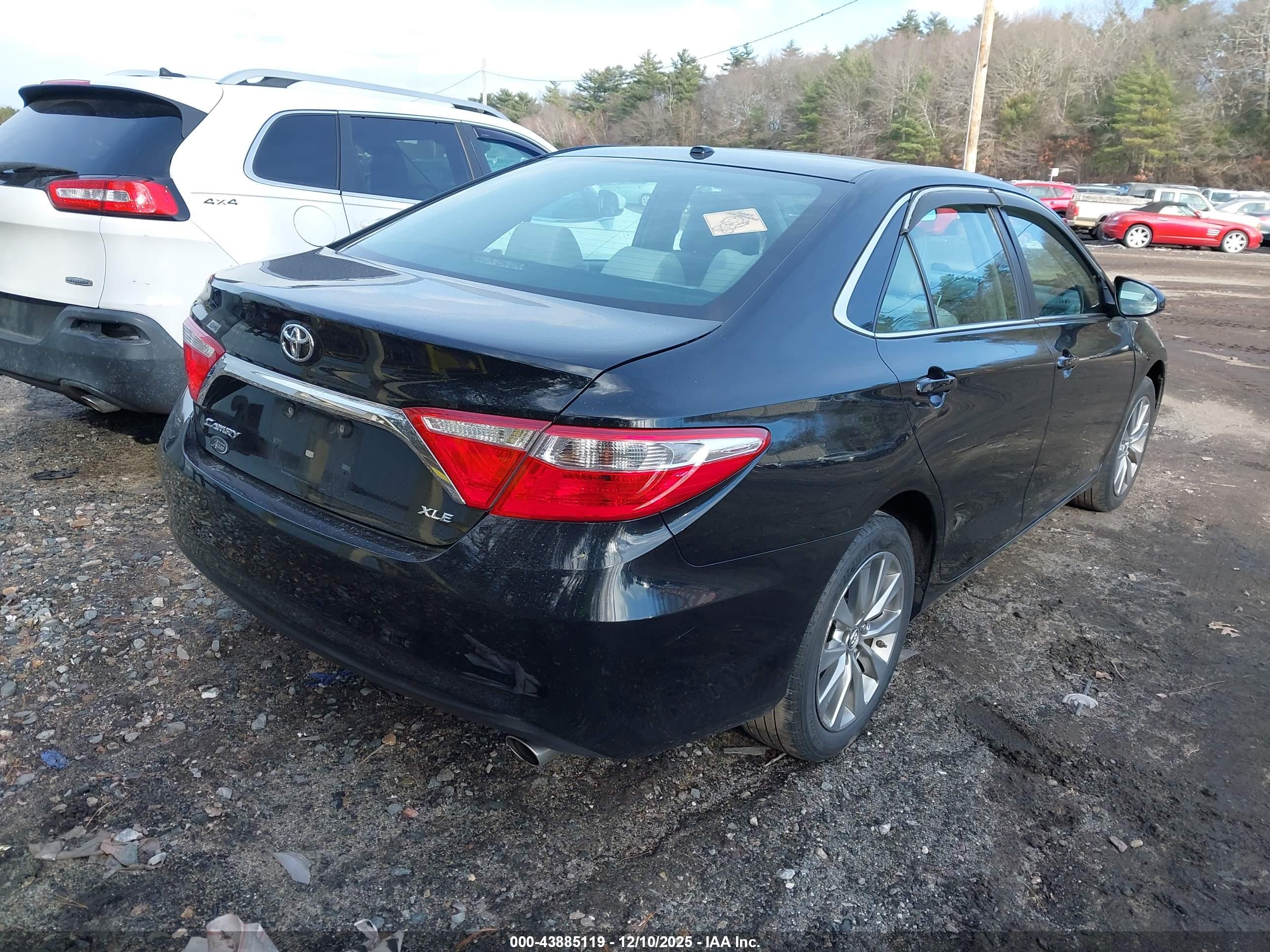 TOYOTA CAMRY image 4
