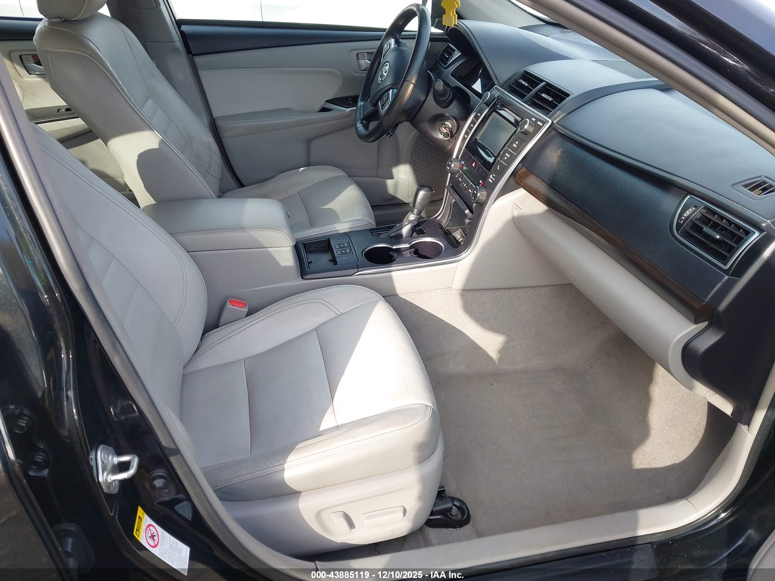 TOYOTA CAMRY image 5
