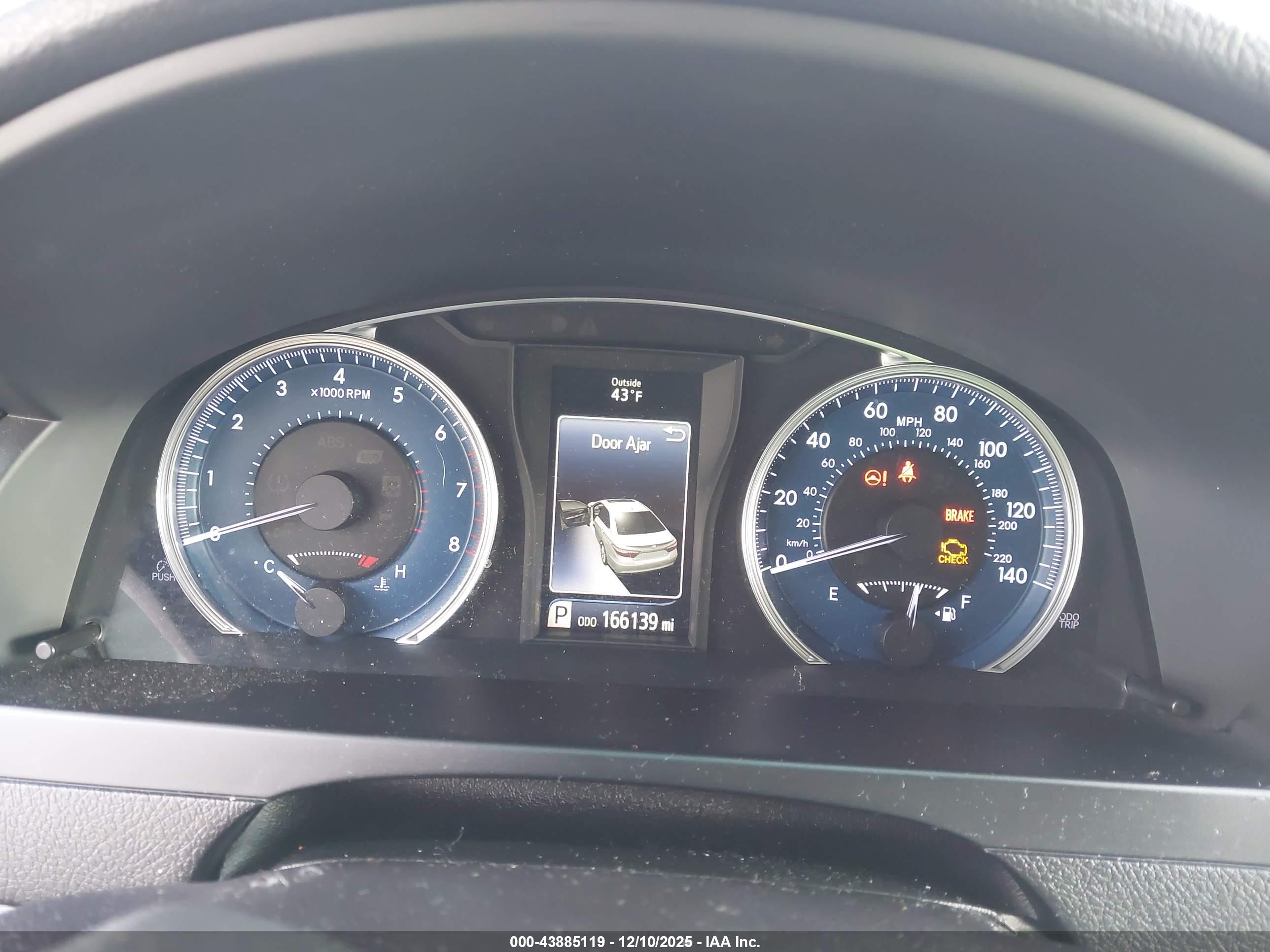 TOYOTA CAMRY image 7
