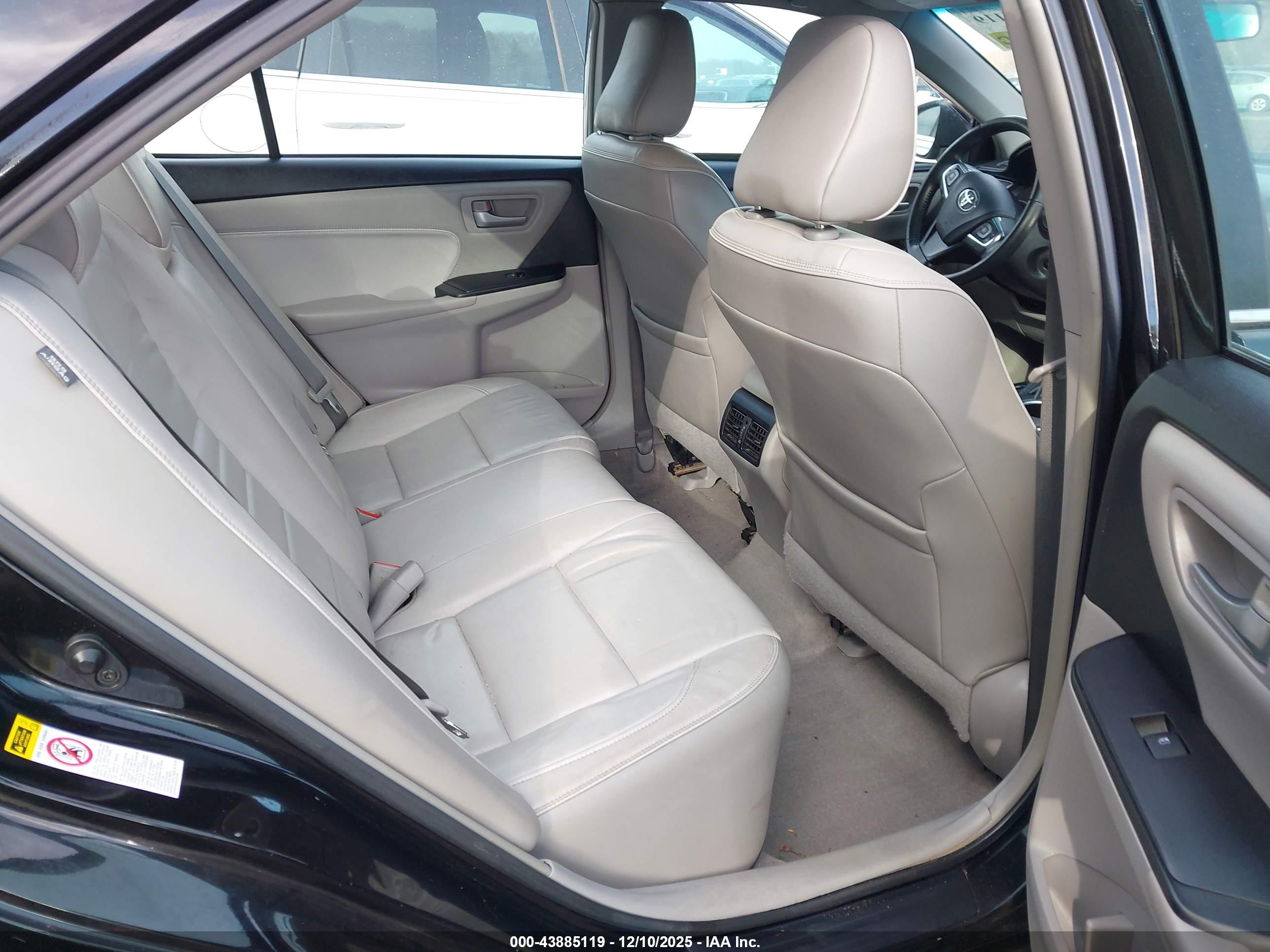 TOYOTA CAMRY image 8
