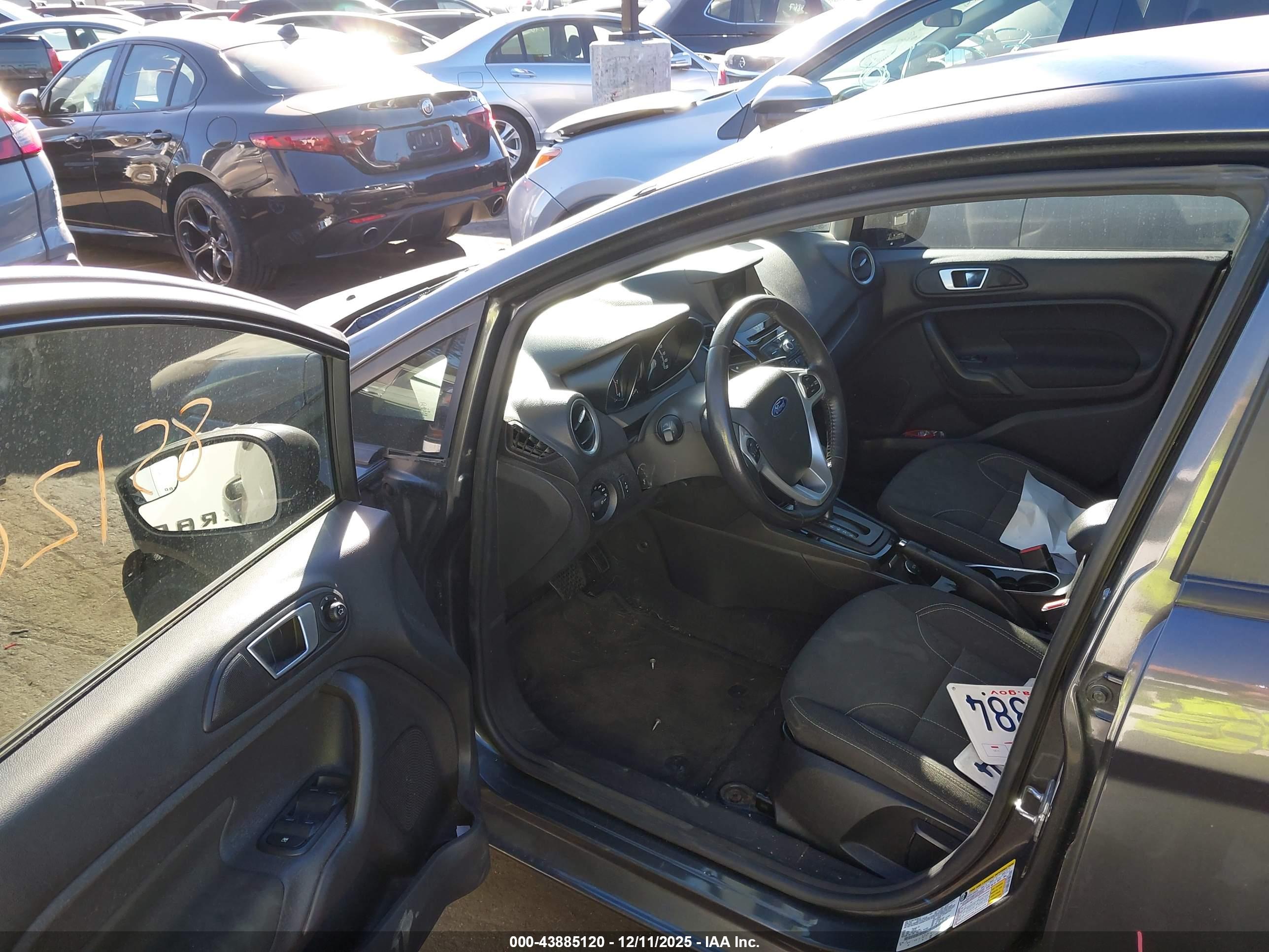FORD FIESTA image 5