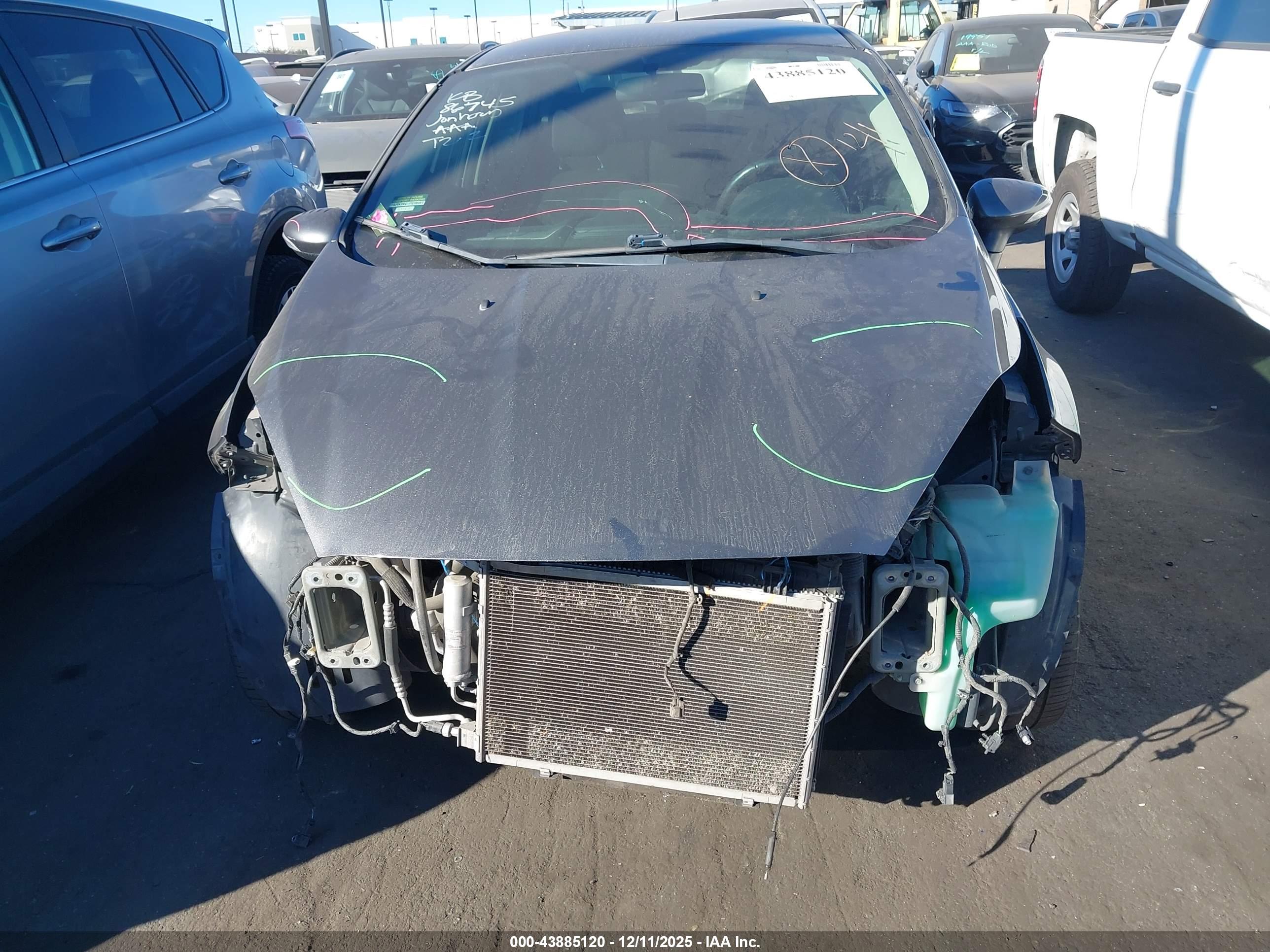 FORD FIESTA image 6