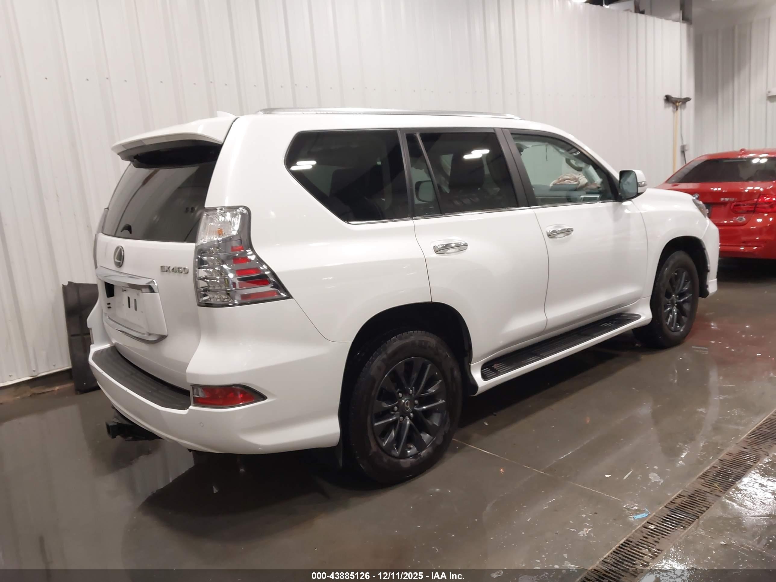 LEXUS GX image 4