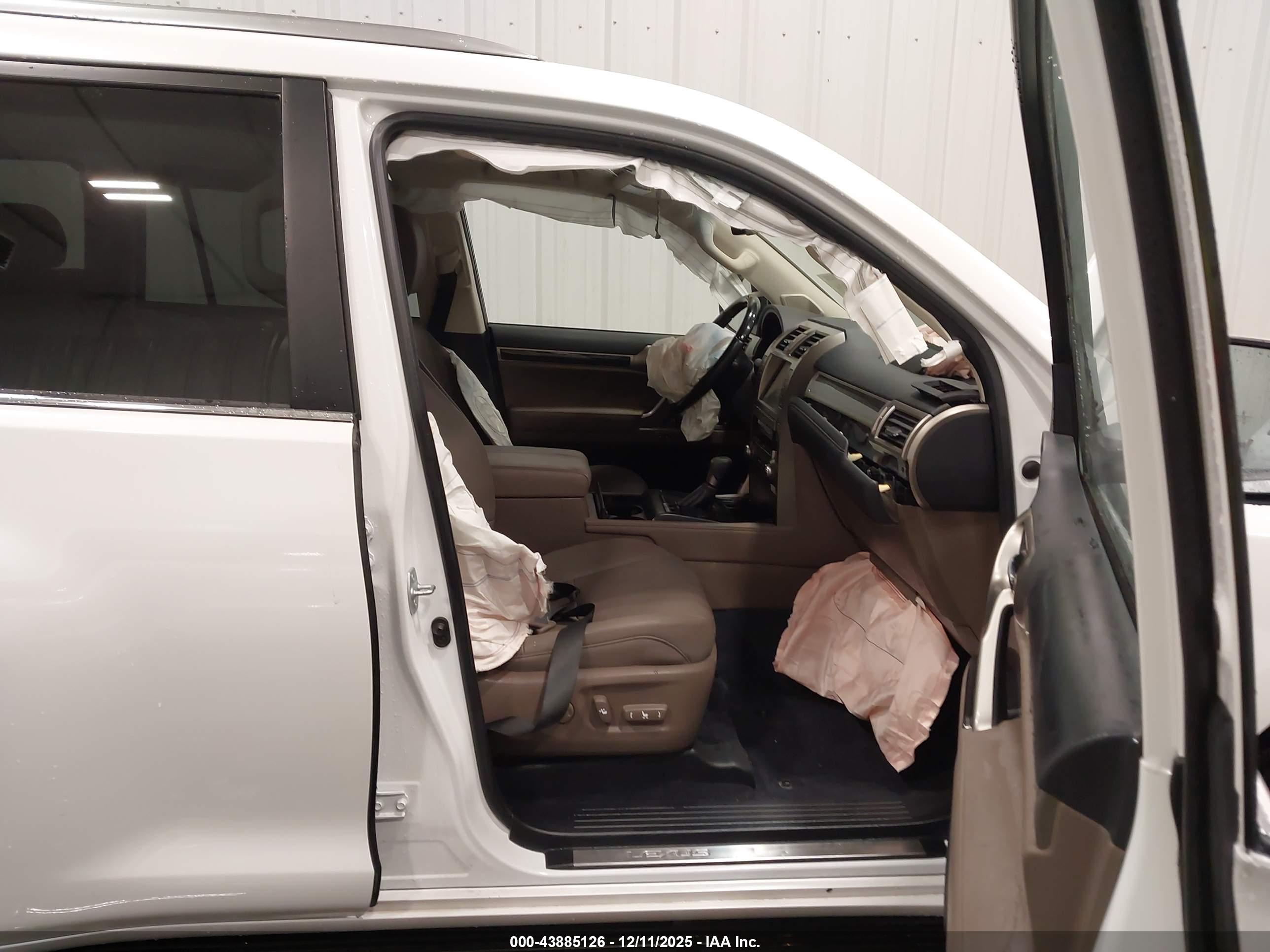 LEXUS GX image 5