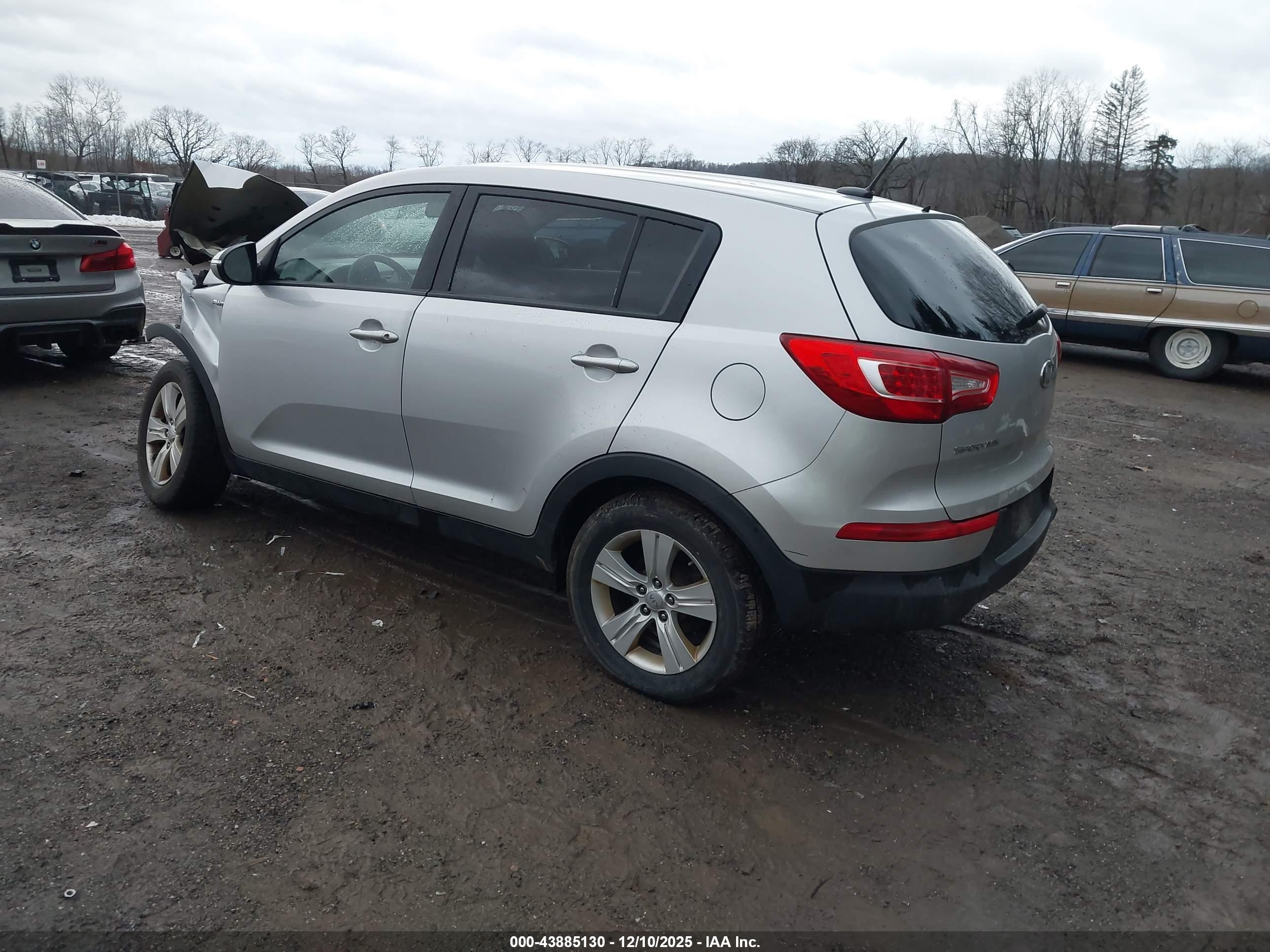 KIA SPORTAGE image 3