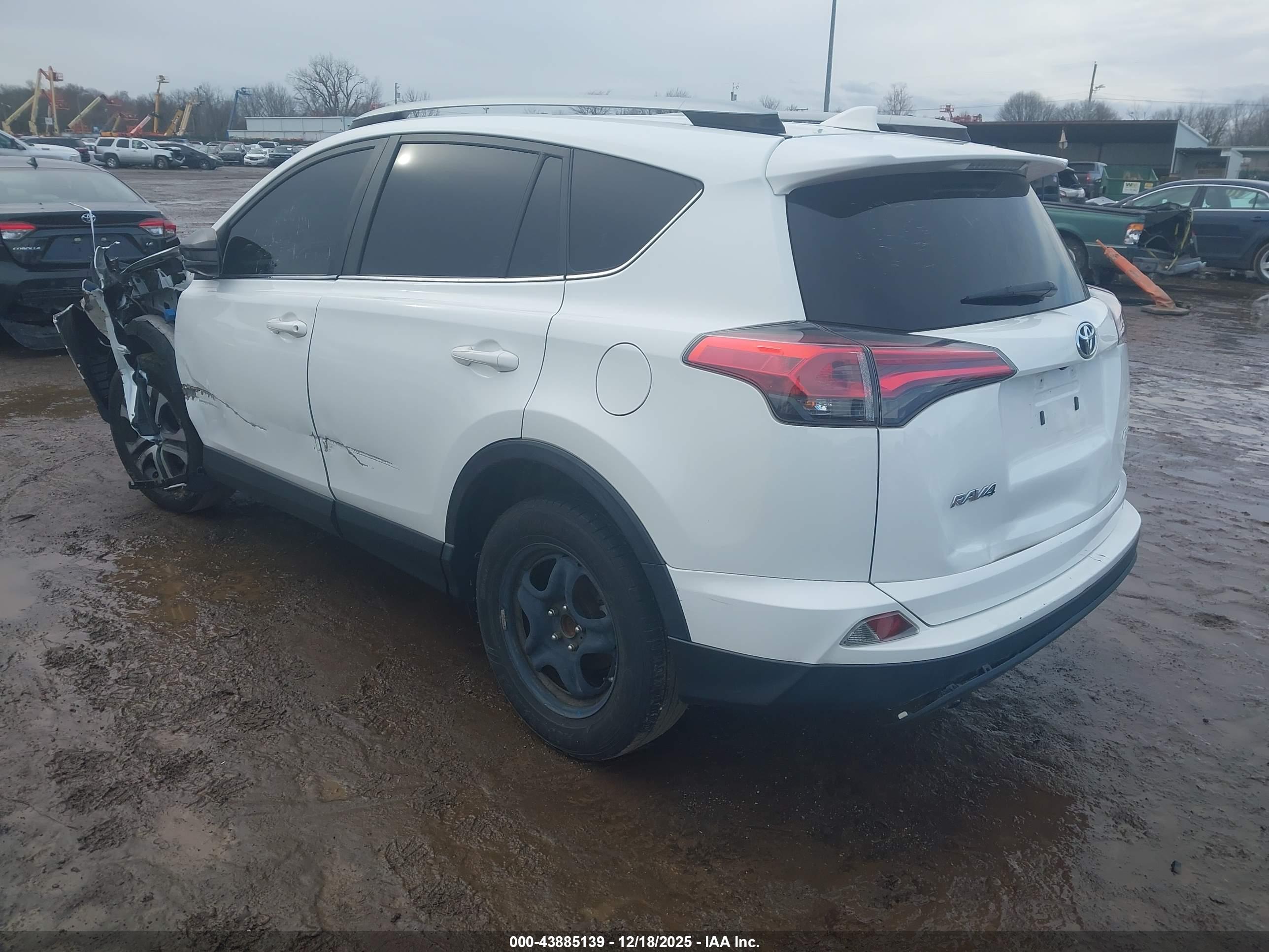 TOYOTA RAV4 image 3