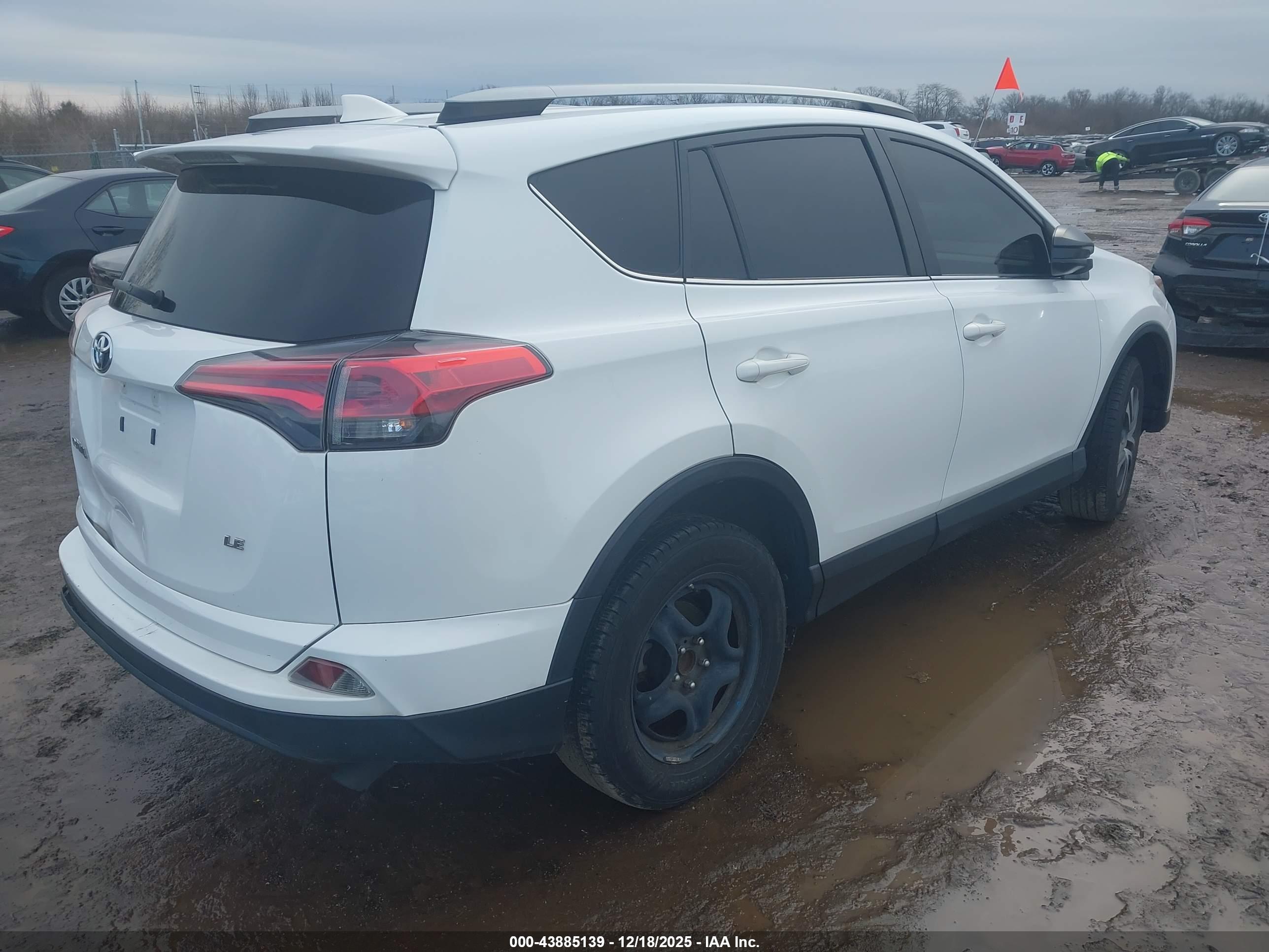 TOYOTA RAV4 image 4