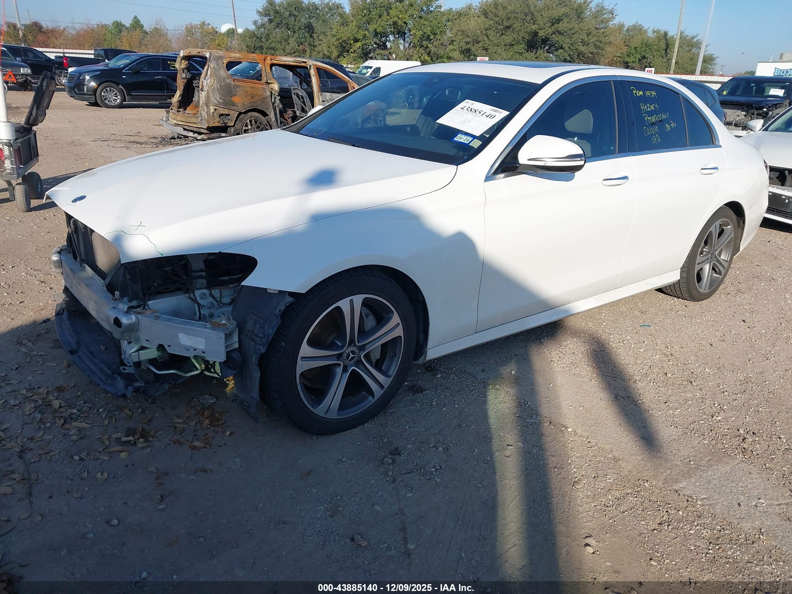 MERCEDES-BENZ E image 2