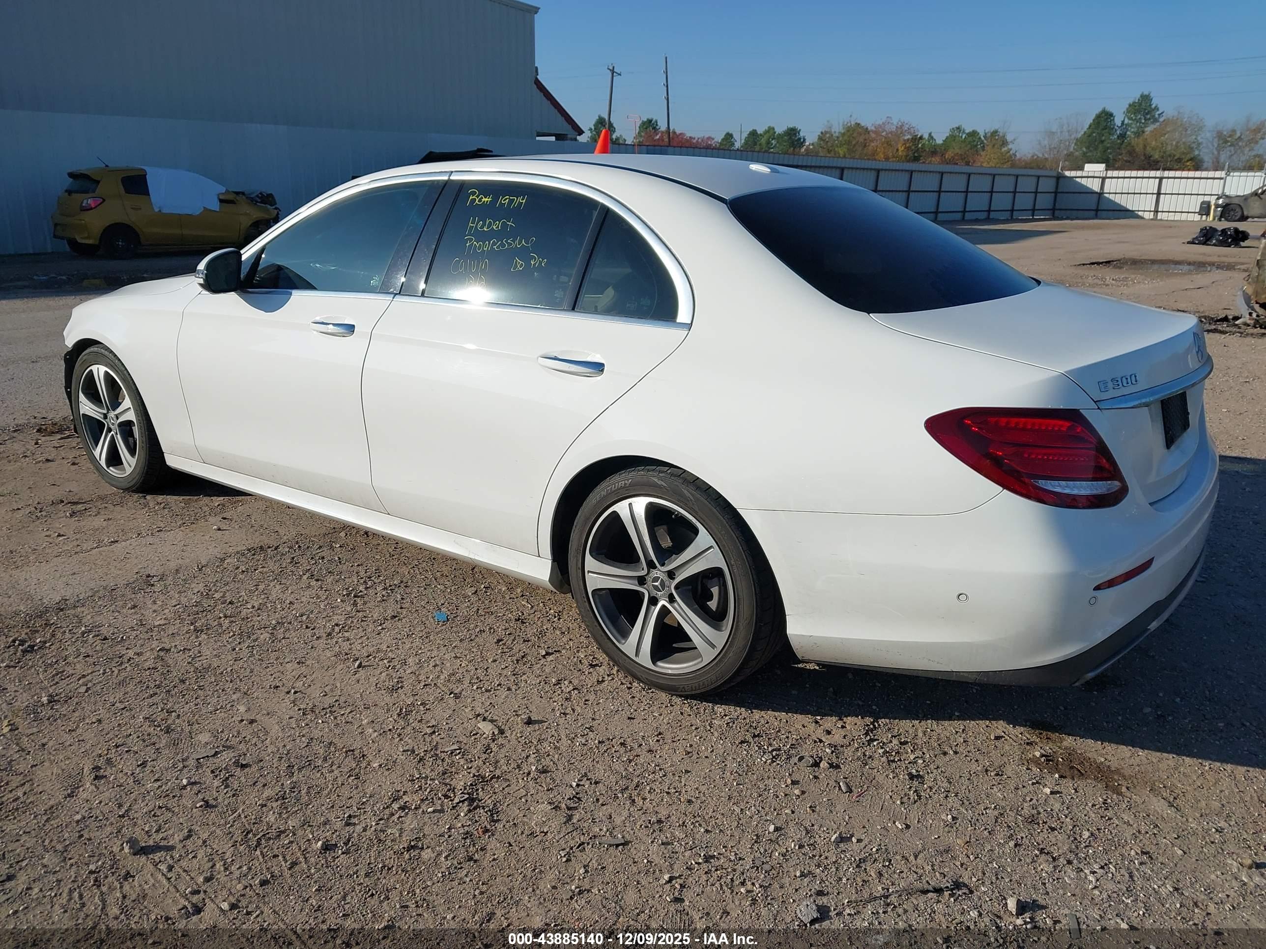 MERCEDES-BENZ E image 3