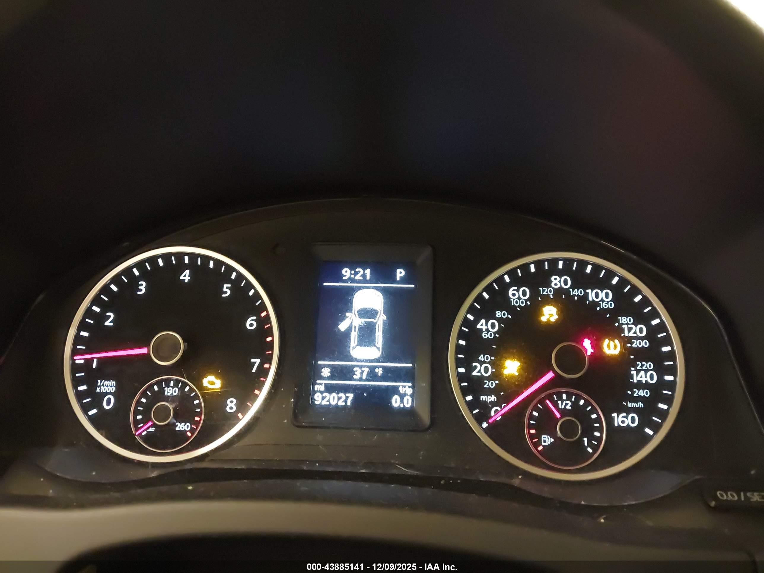 VOLKSWAGEN TIGUAN image 7