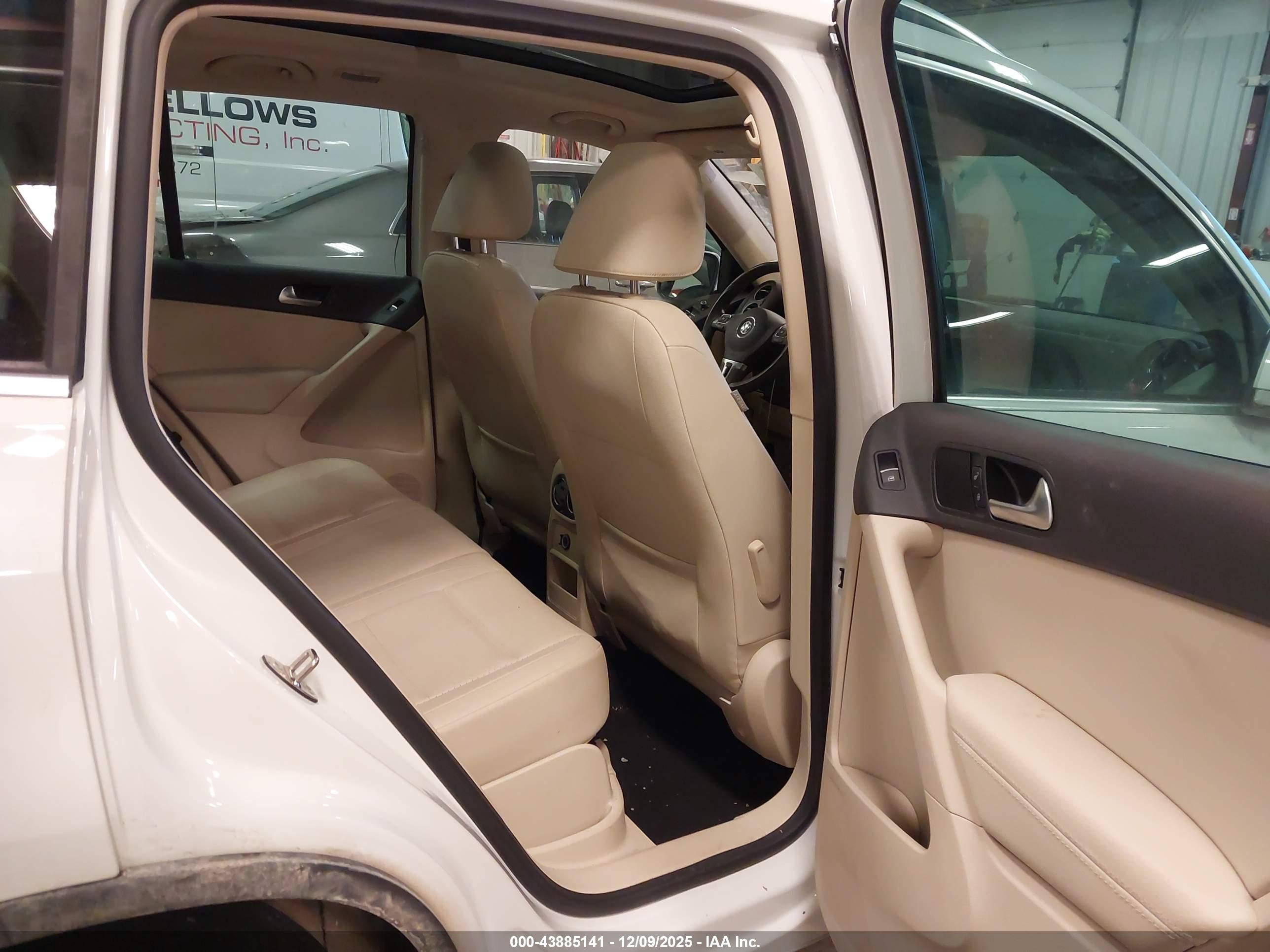 VOLKSWAGEN TIGUAN image 8
