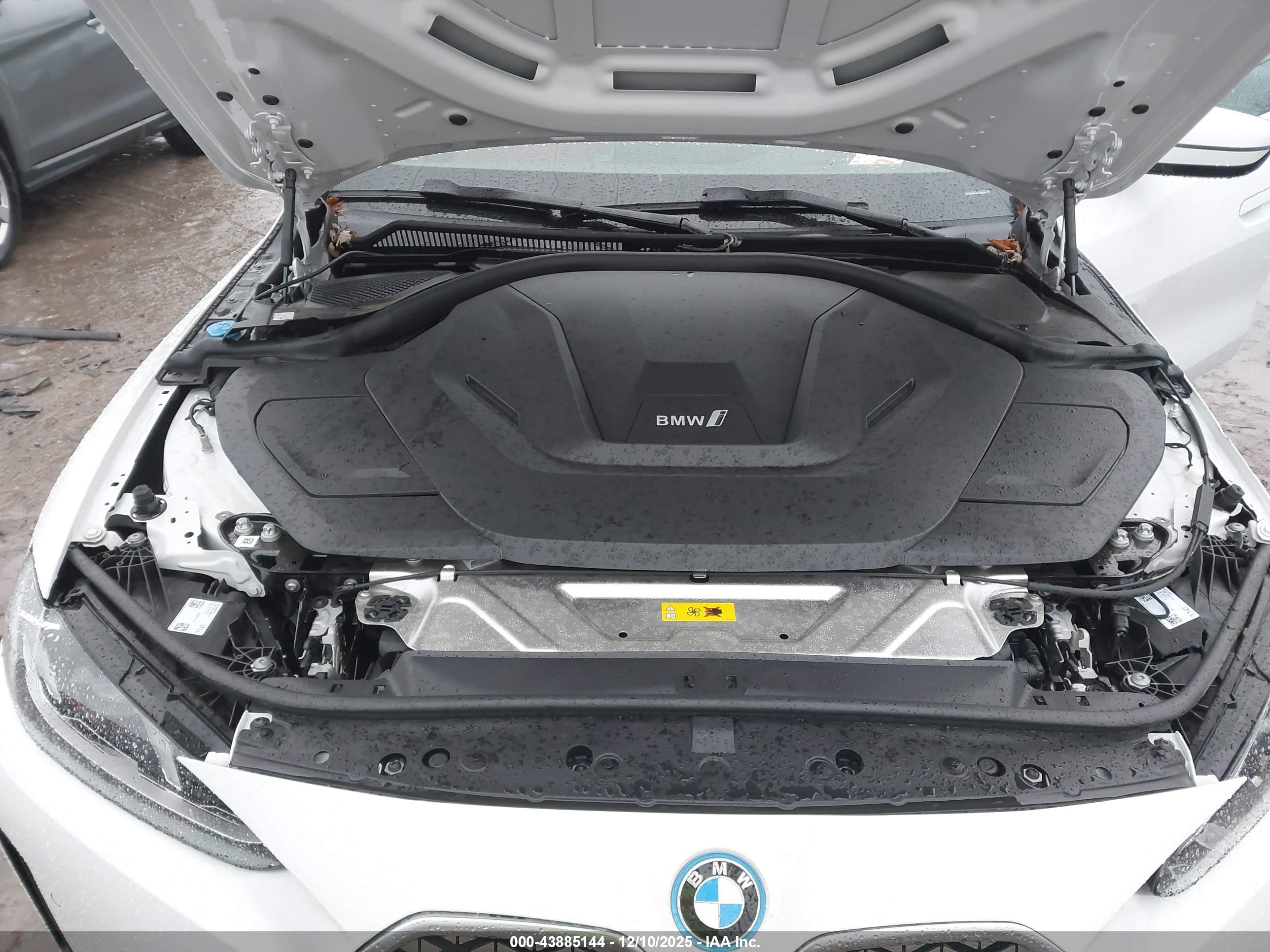 BMW I4 image 10