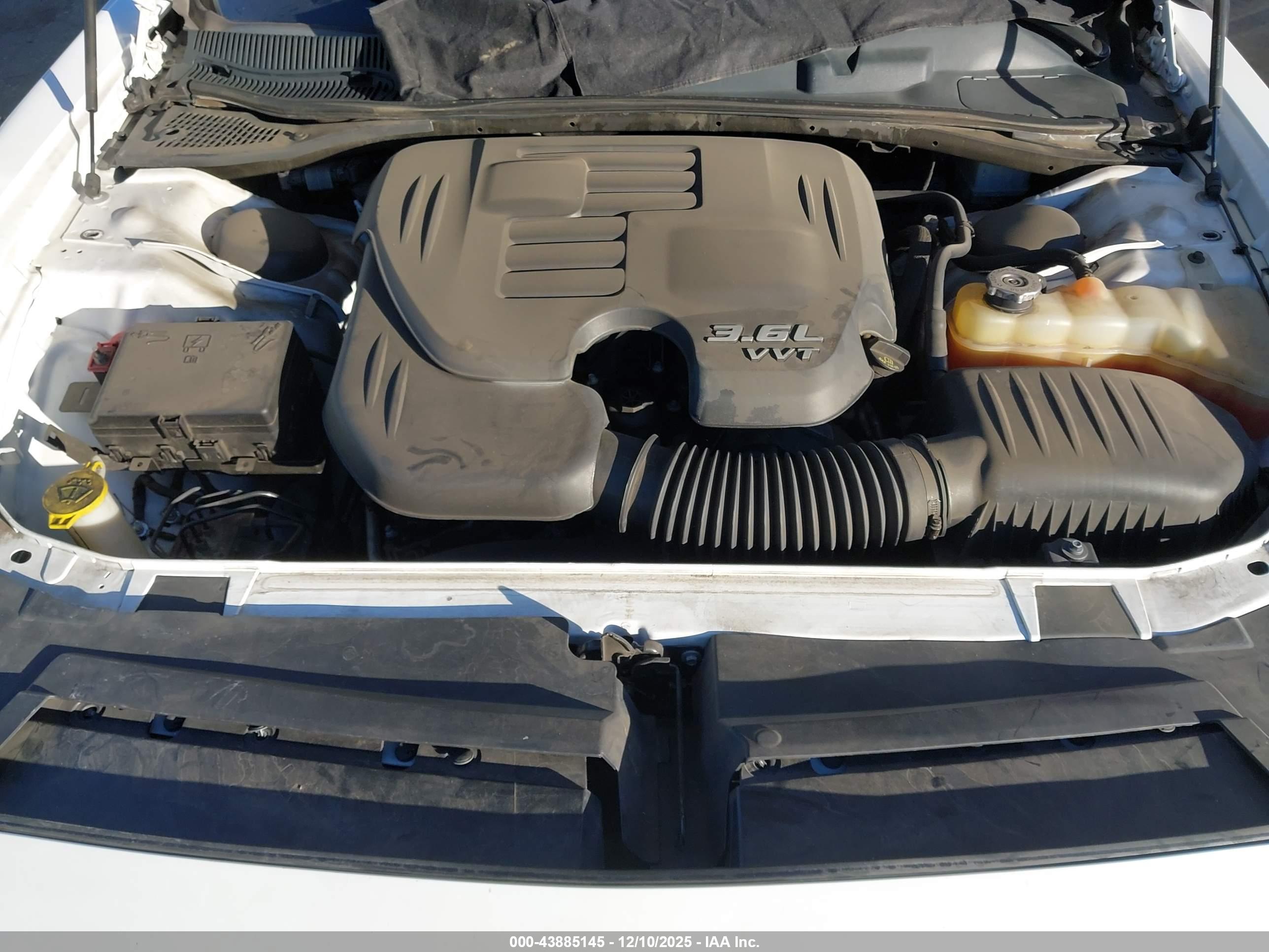 DODGE CHALLENGER image 10
