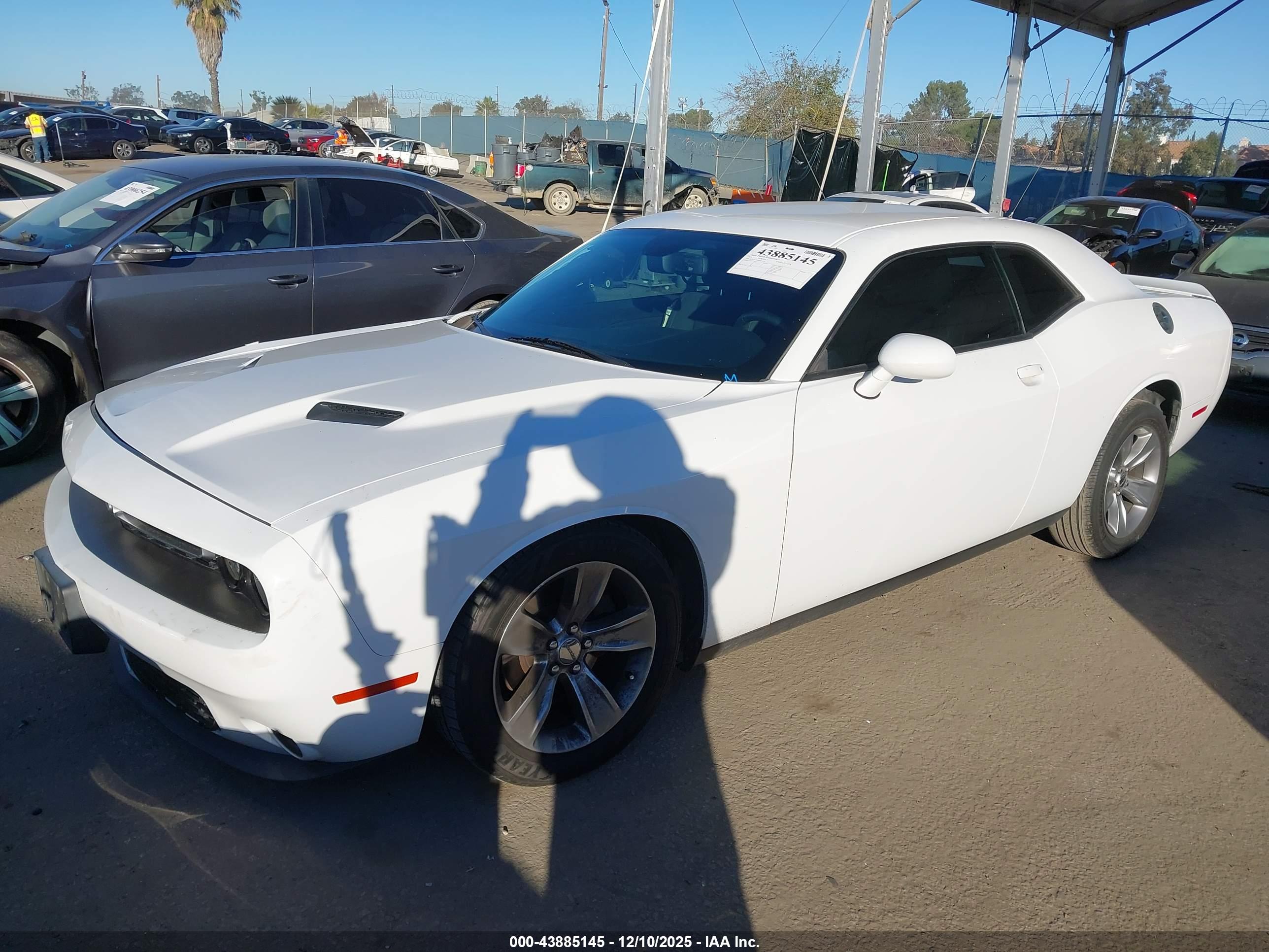 DODGE CHALLENGER image 2