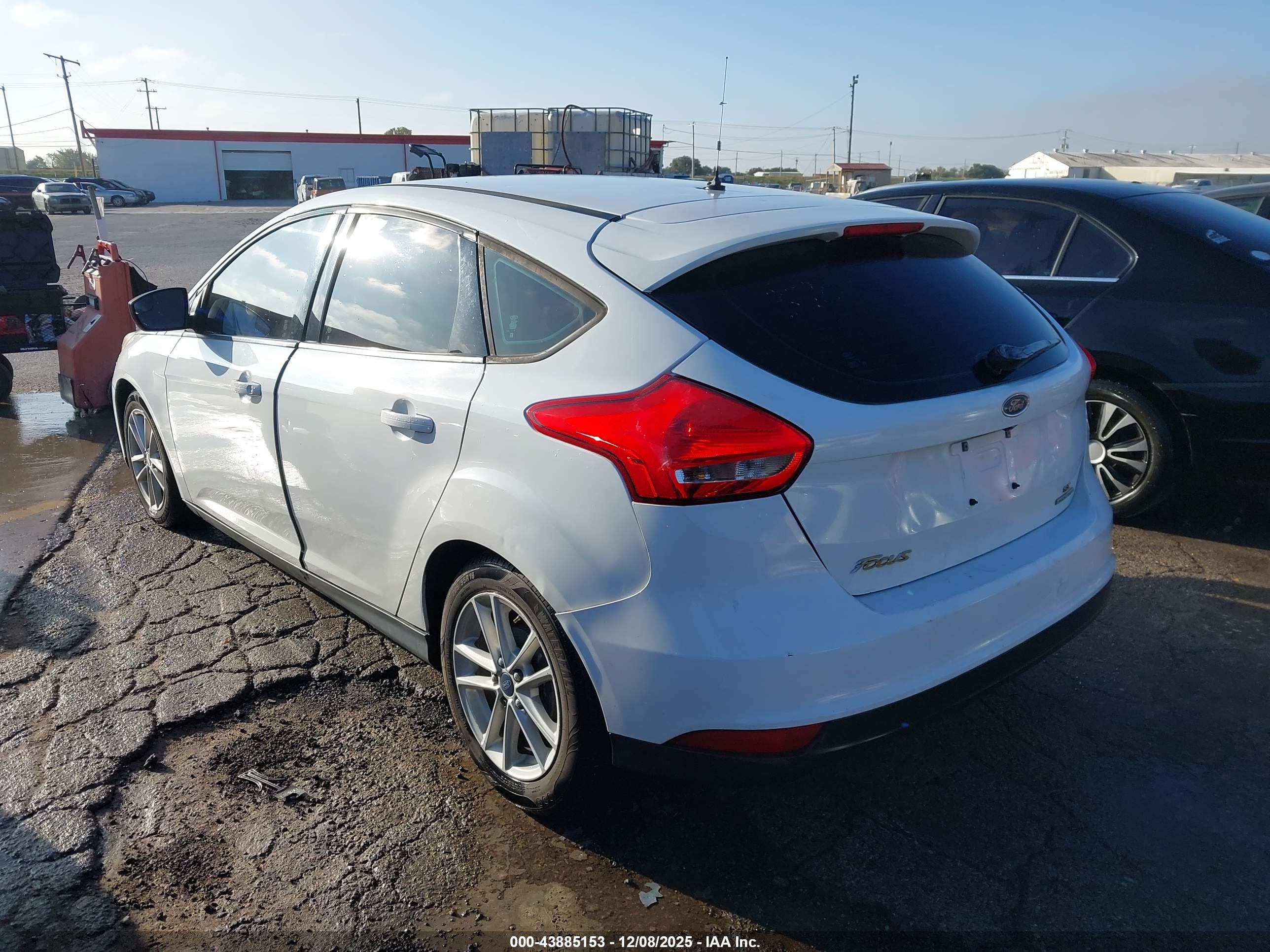 FORD FOCUS image 3