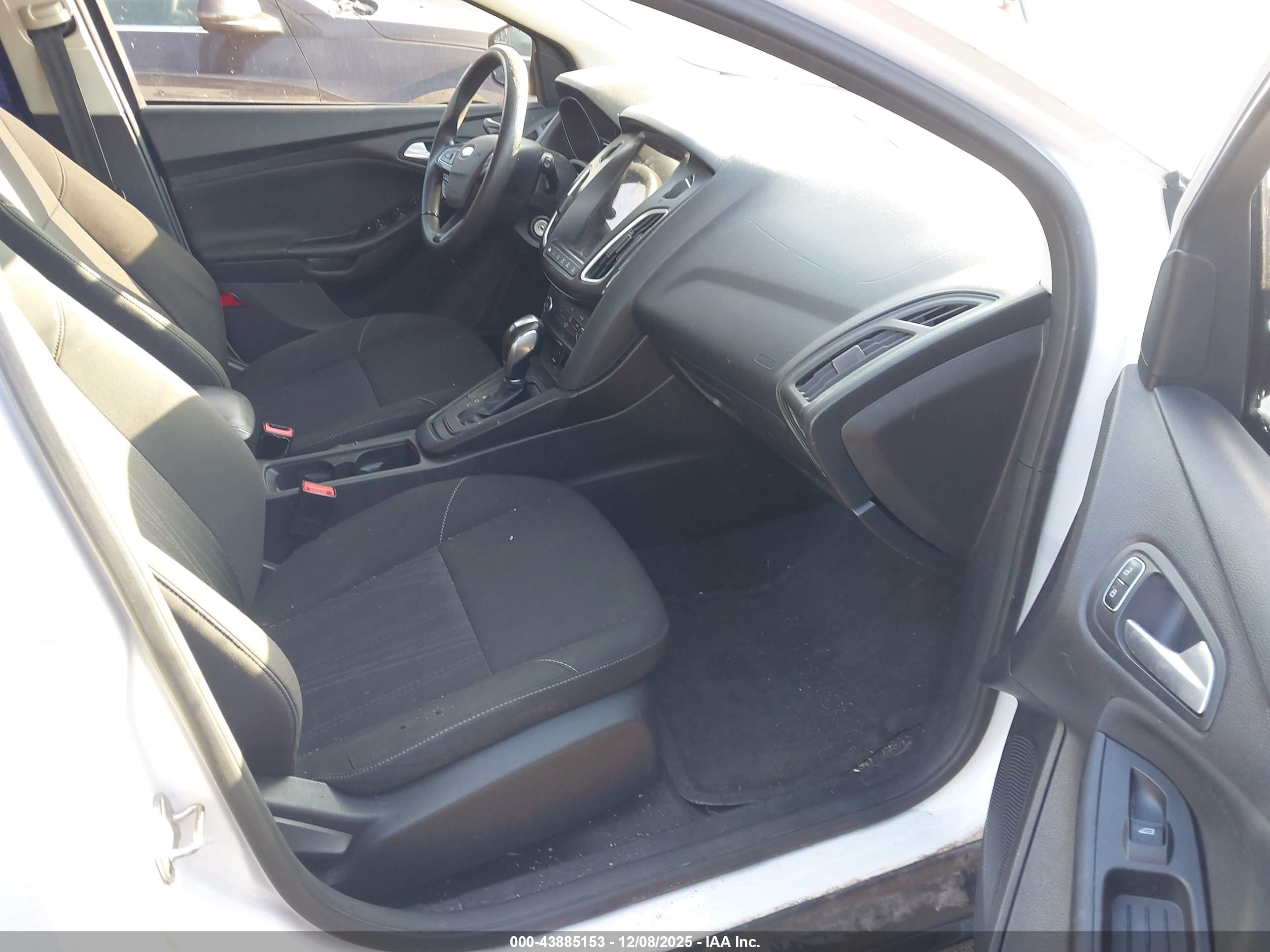 FORD FOCUS image 5