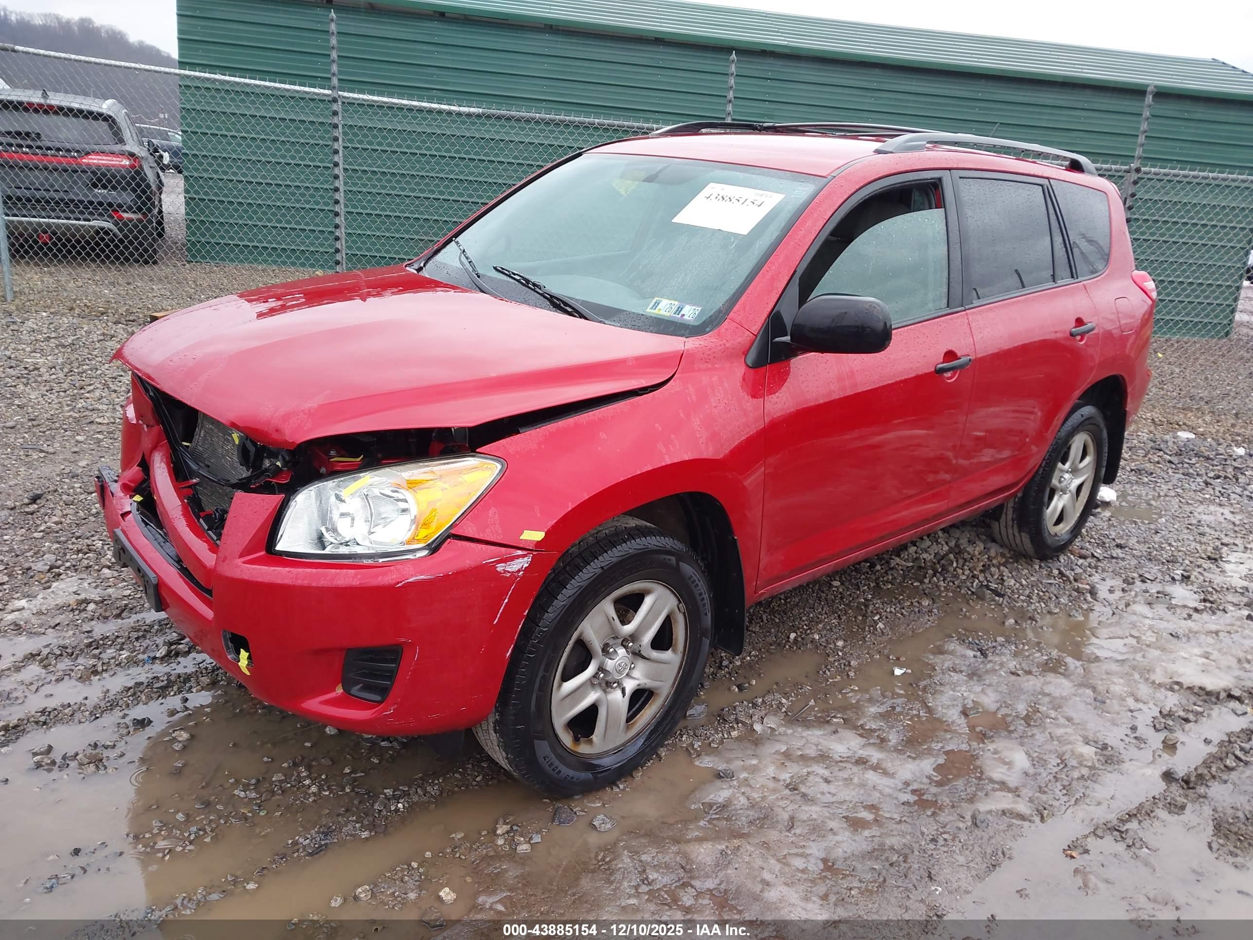 TOYOTA RAV4 image 2