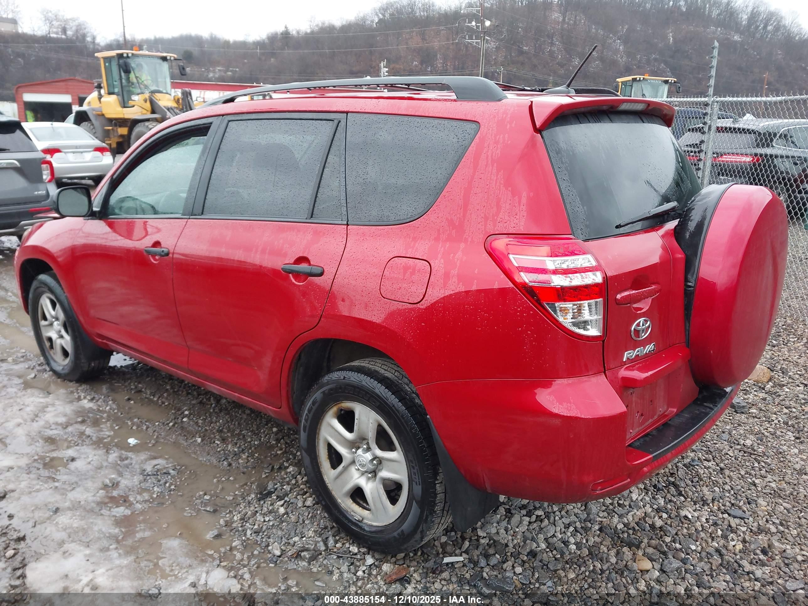 TOYOTA RAV4 image 3