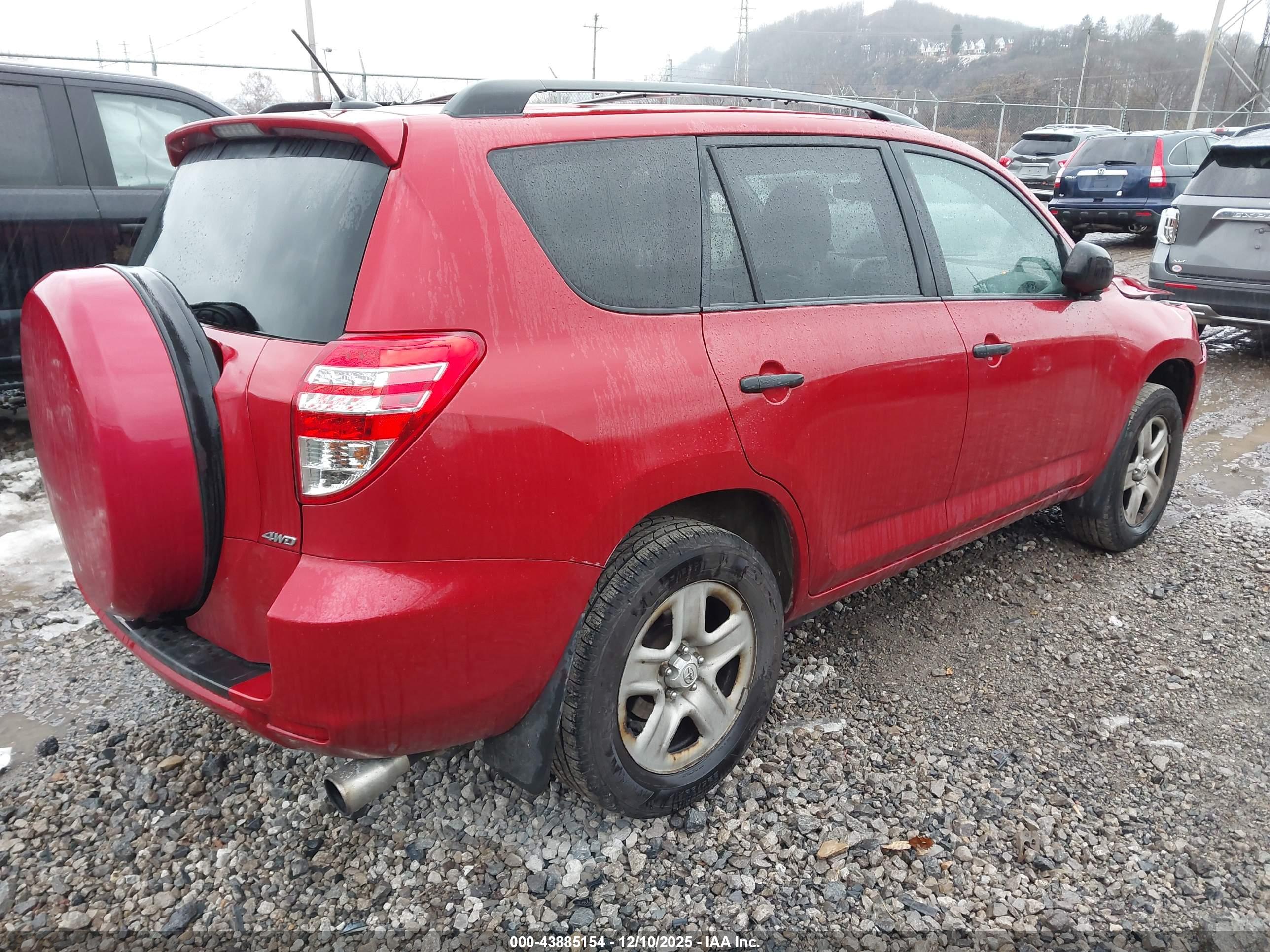 TOYOTA RAV4 image 4