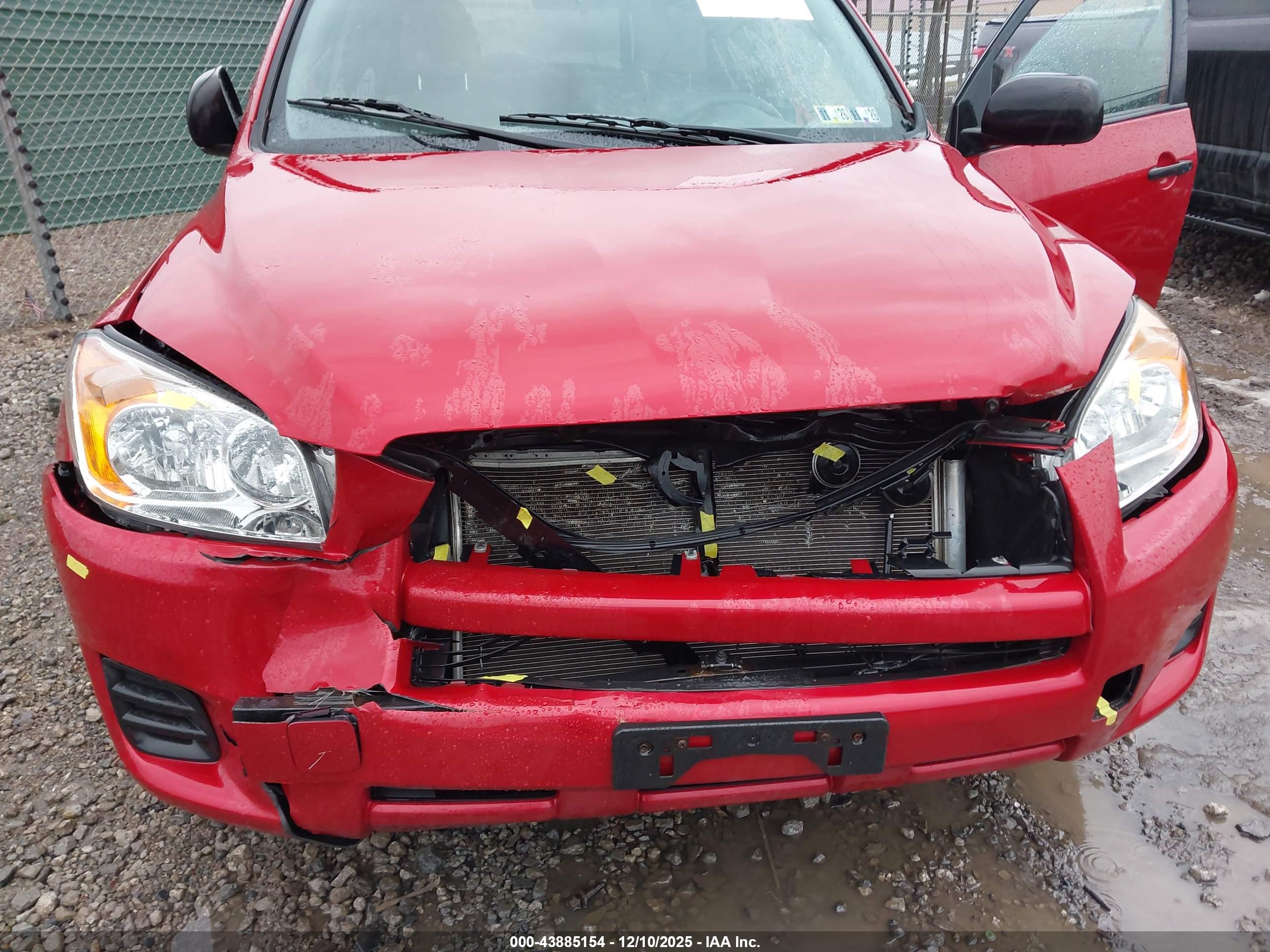 TOYOTA RAV4 image 6