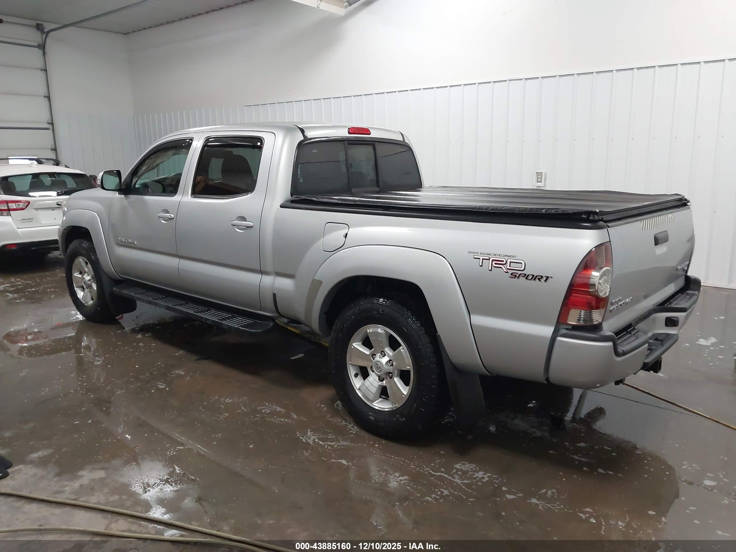 TOYOTA TACOMA image 3