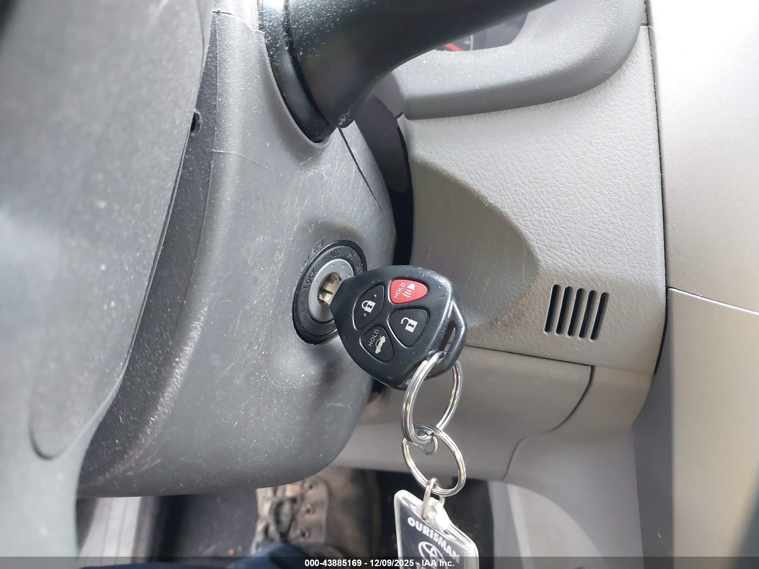 TOYOTA COROLLA image 11