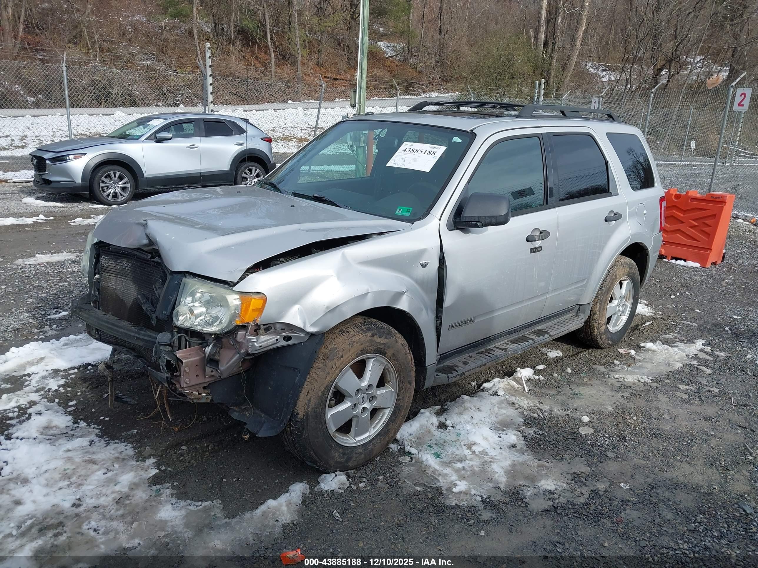 FORD ESCAPE image 2