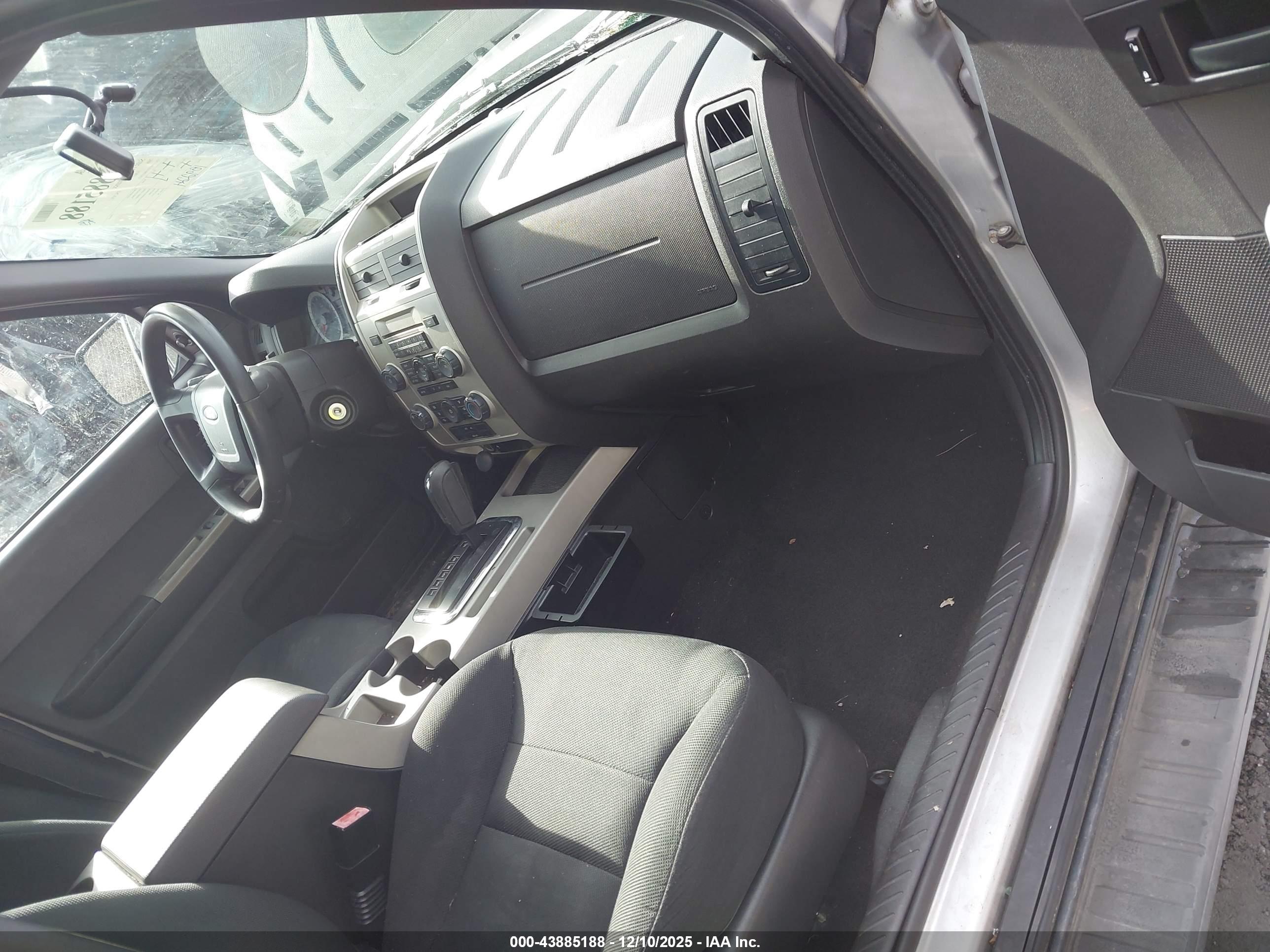 FORD ESCAPE image 5