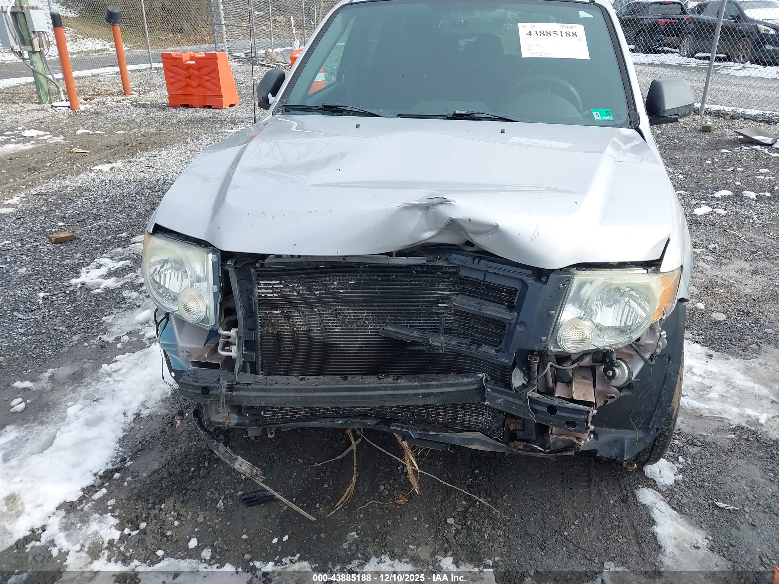 FORD ESCAPE image 6