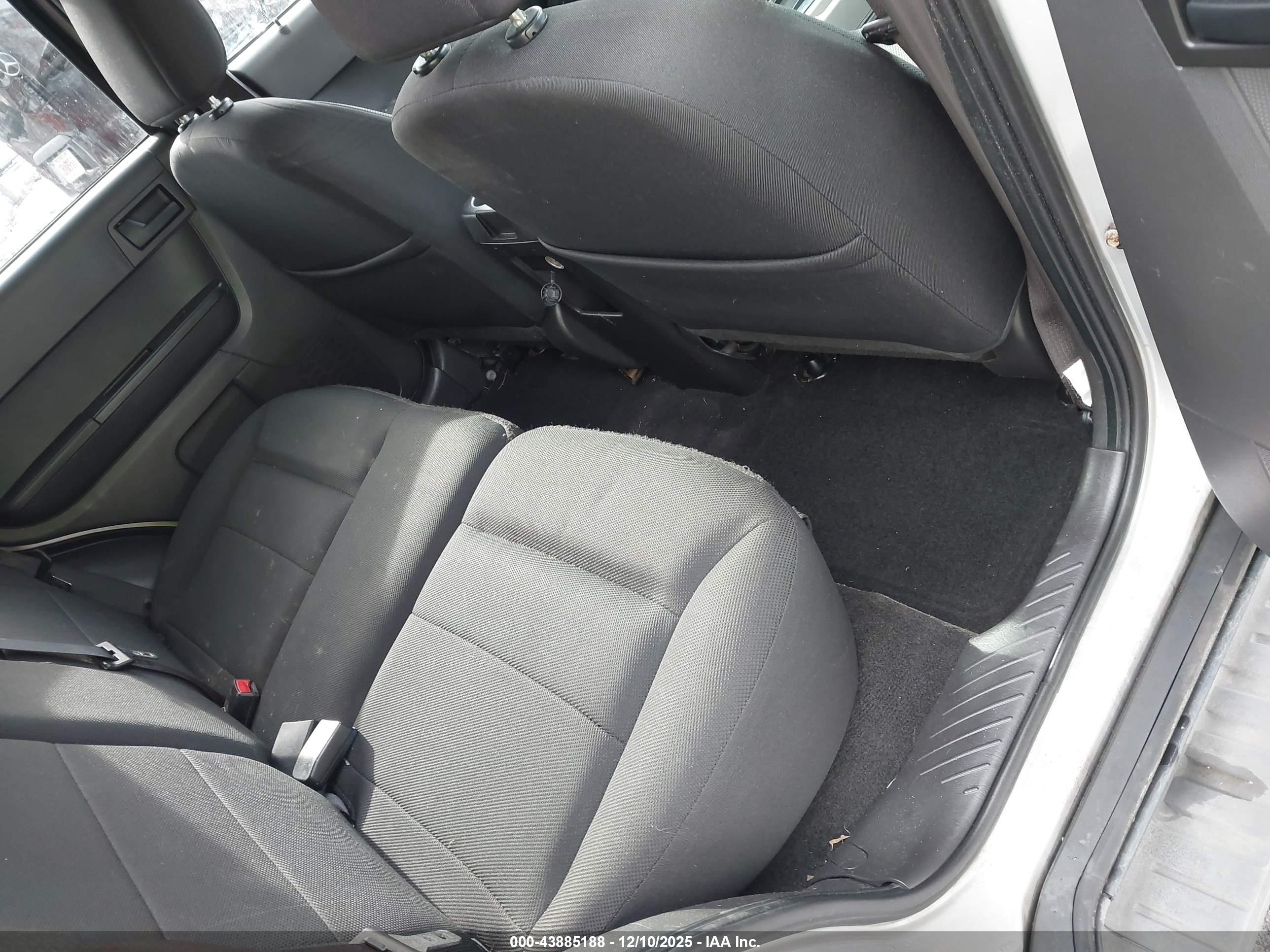 FORD ESCAPE image 8