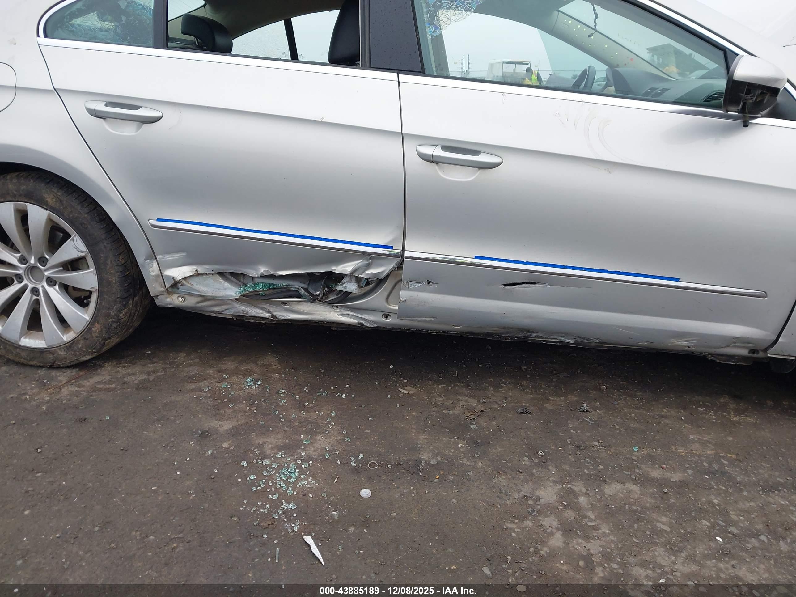VOLKSWAGEN CC image 6