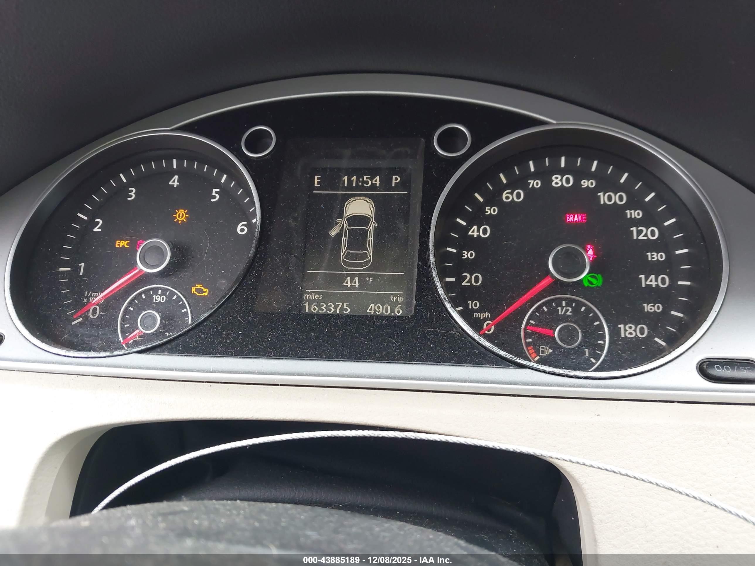 VOLKSWAGEN CC image 7