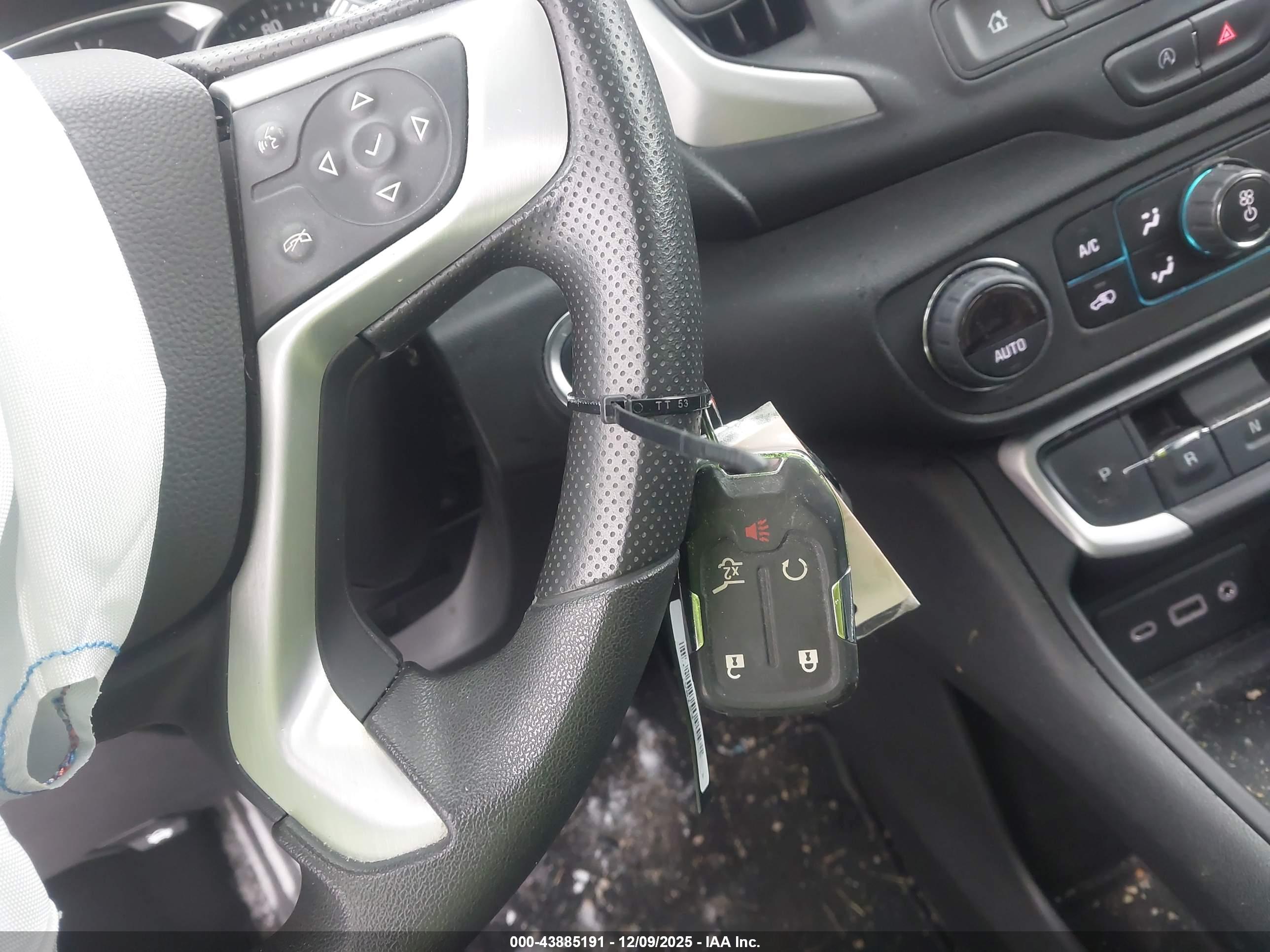 GMC TERRAIN image 11