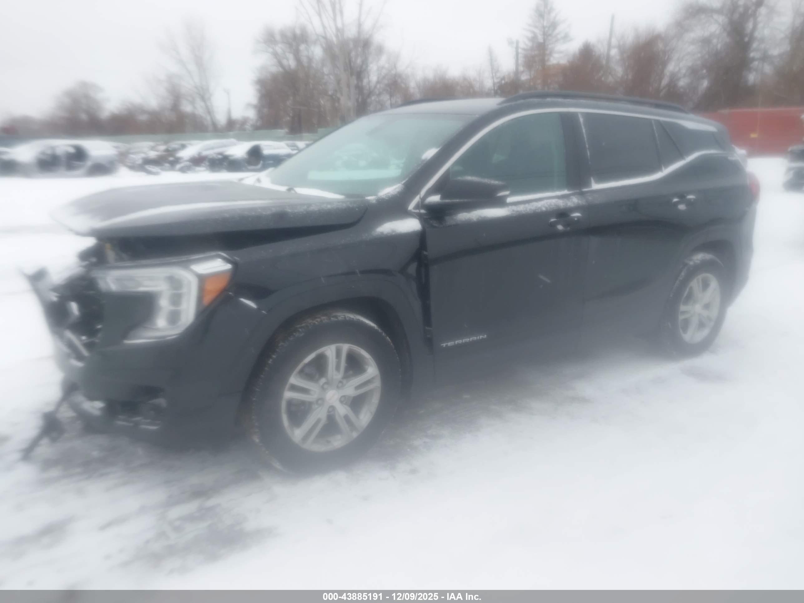 GMC TERRAIN image 2