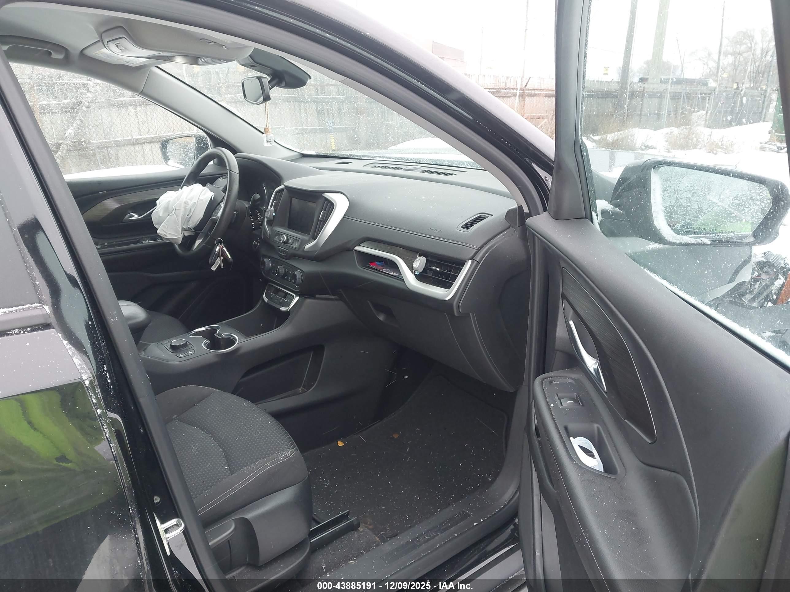 GMC TERRAIN image 5