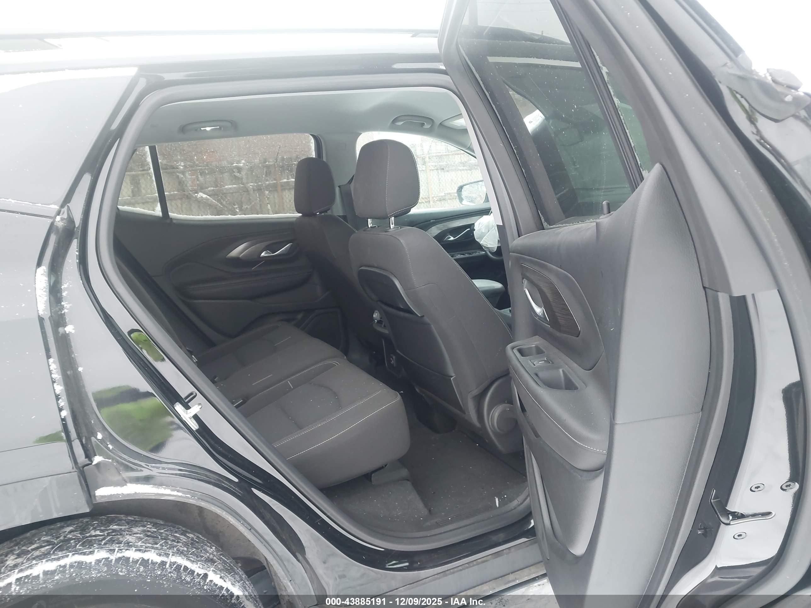 GMC TERRAIN image 8