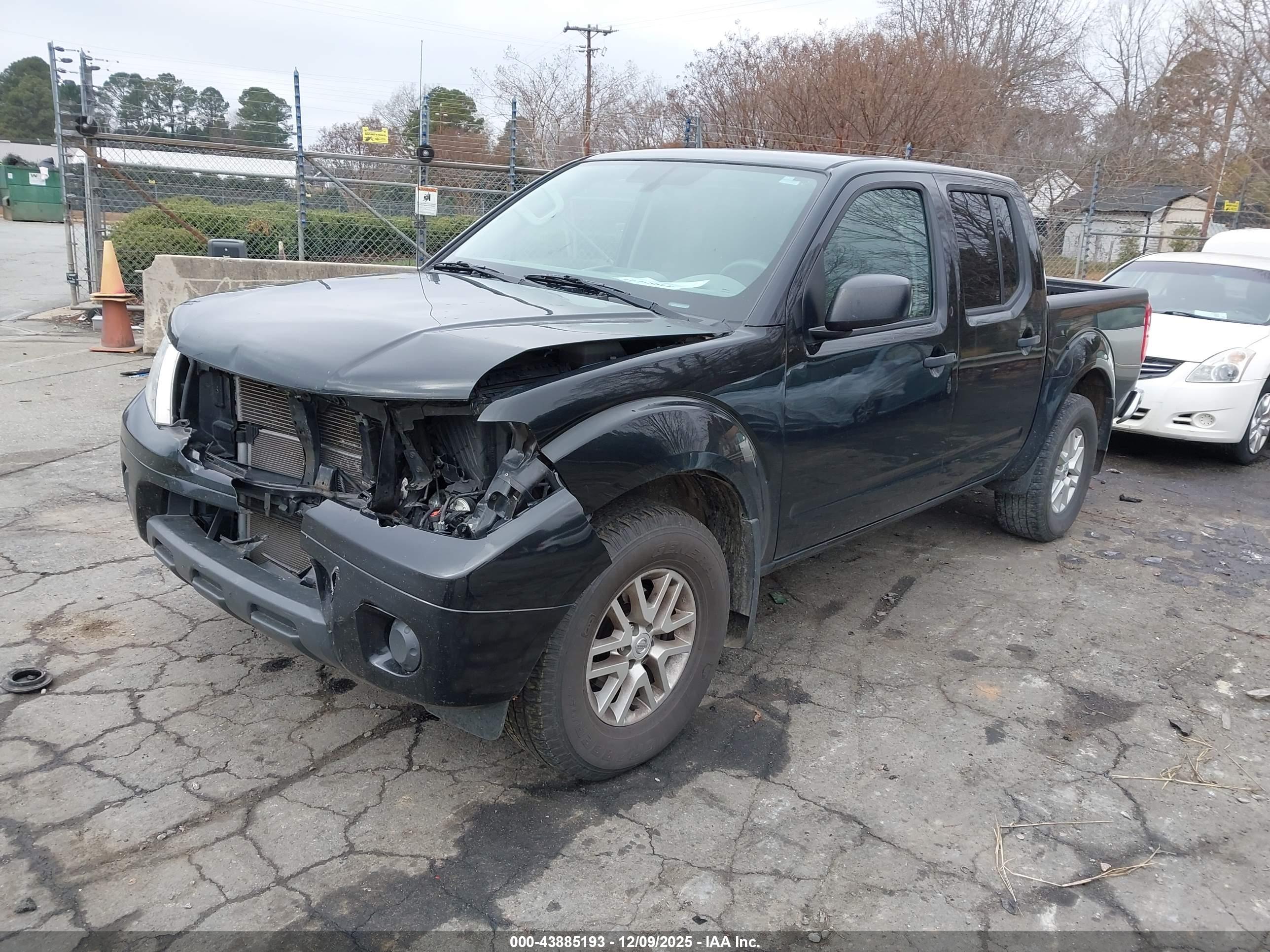 NISSAN FRONTIER image 2