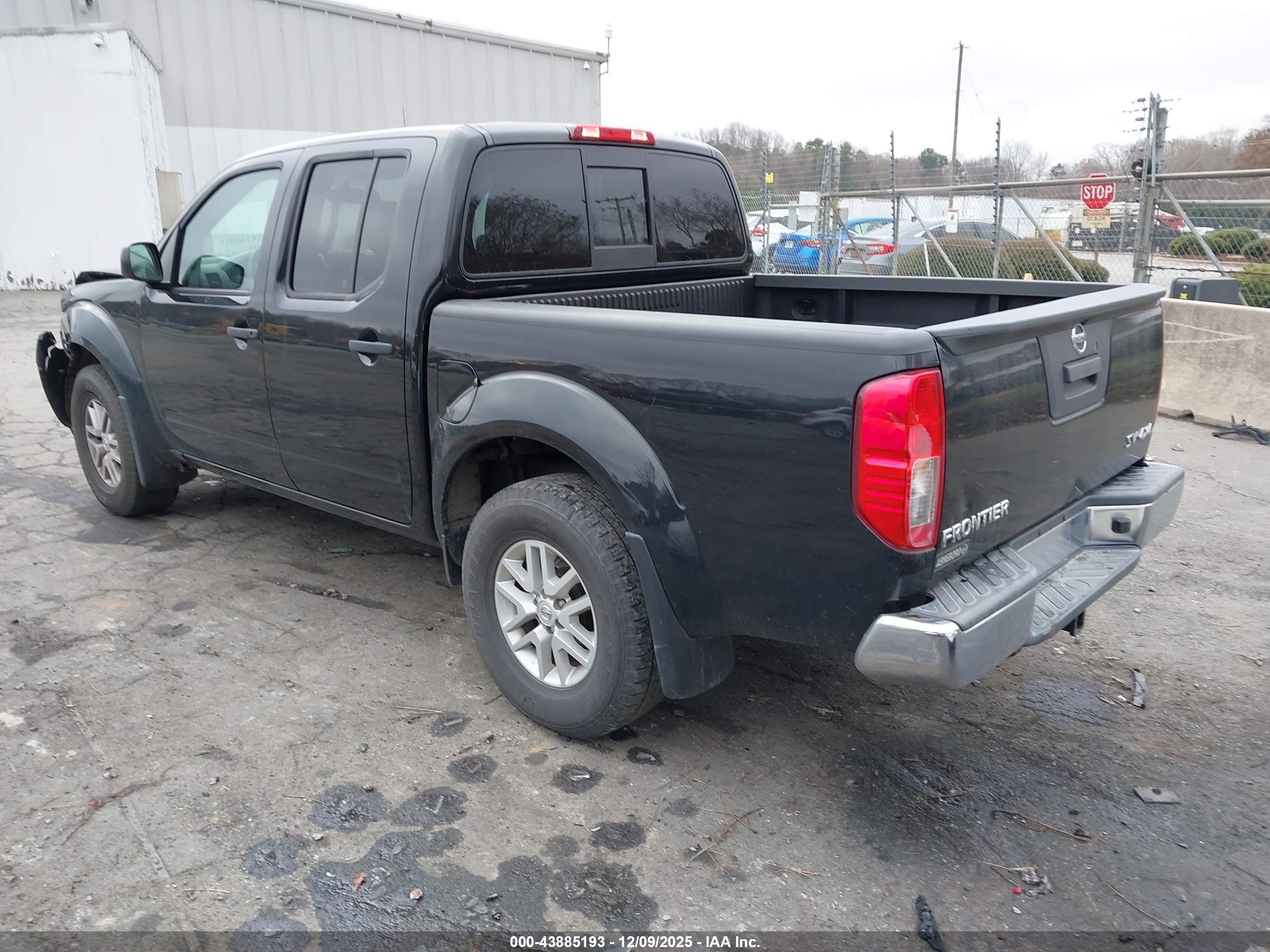 NISSAN FRONTIER image 3