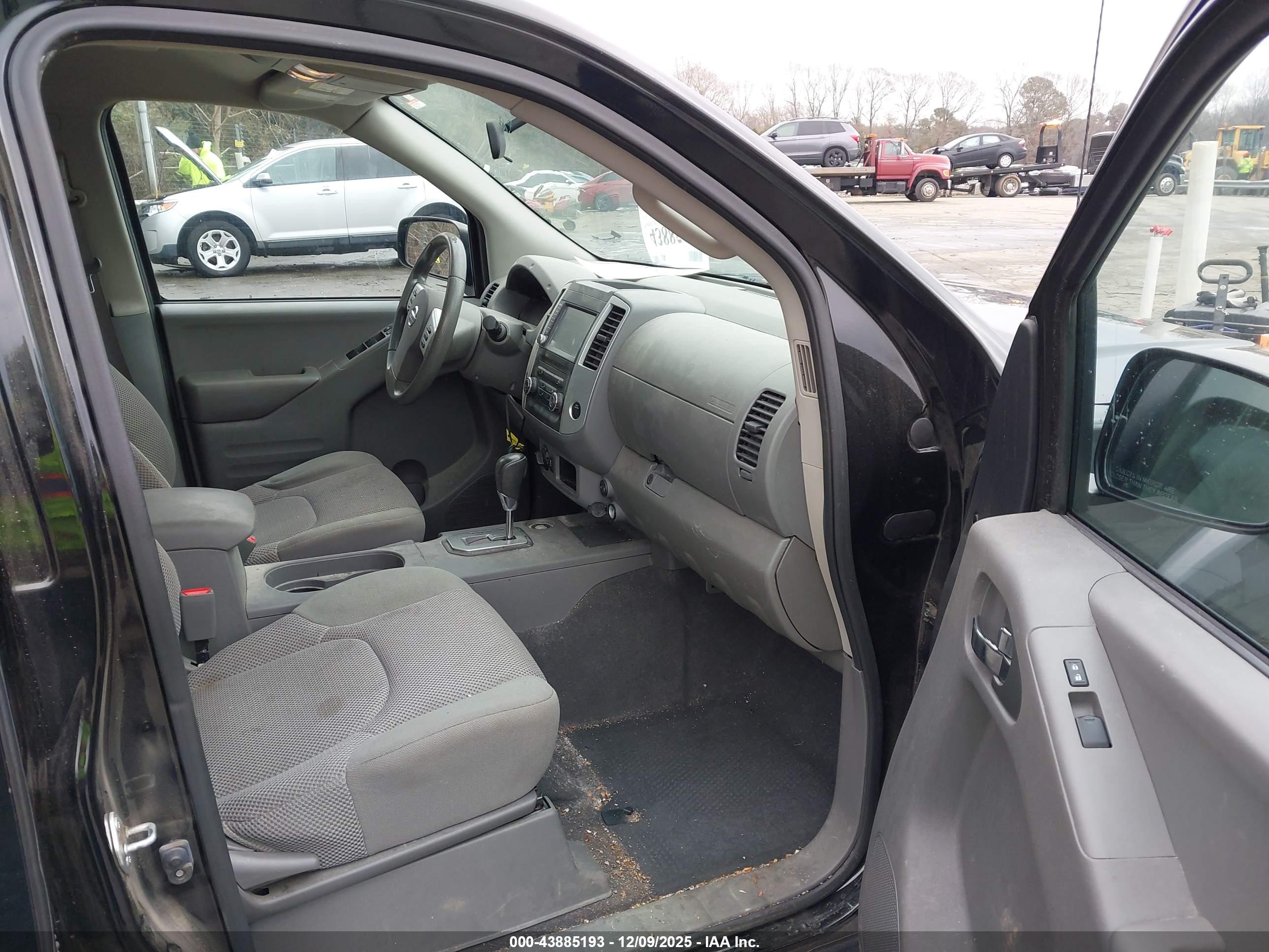 NISSAN FRONTIER image 5